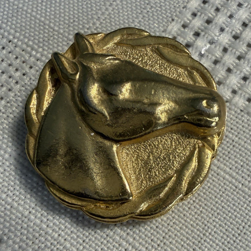 Gold-Tone Metal Horse Head Round Brooch Pin, Animals & Insects Theme