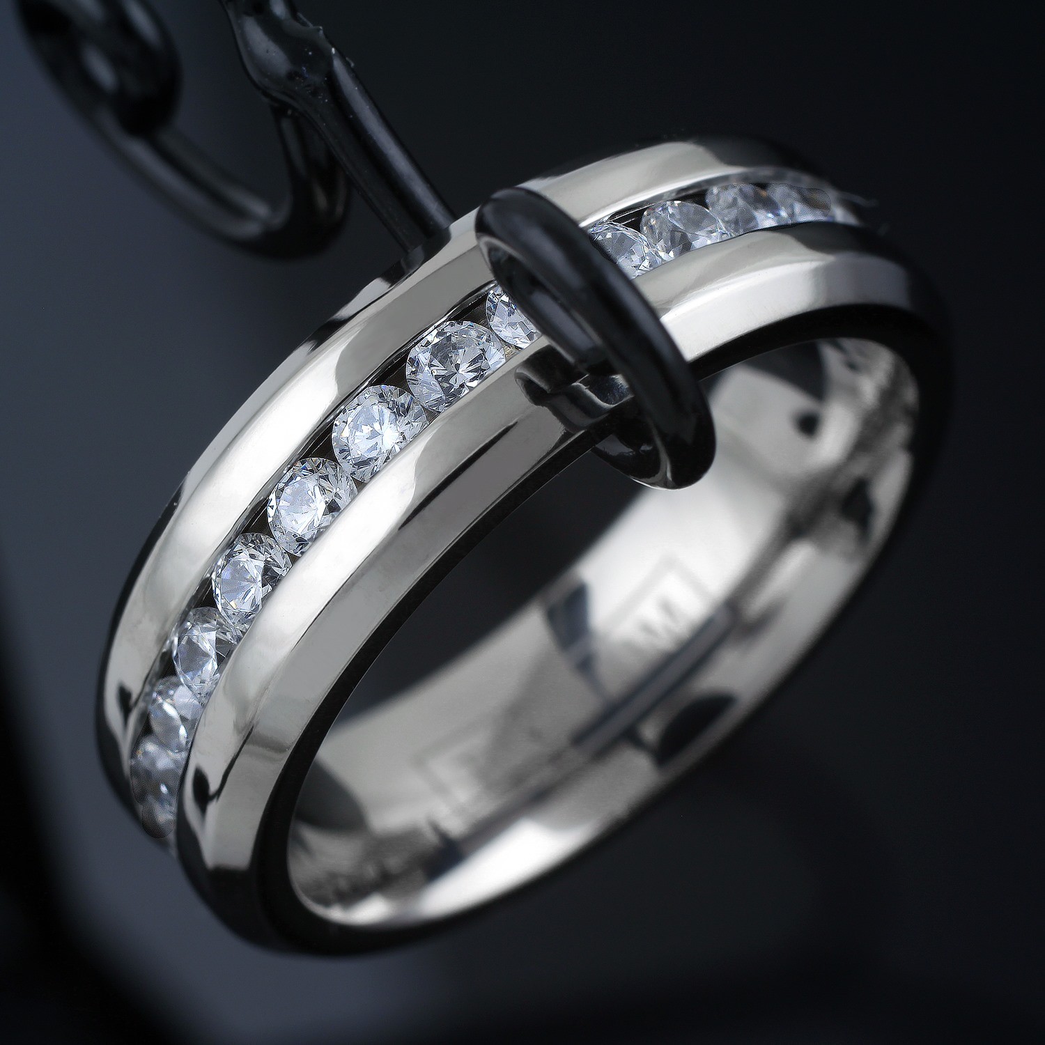 5/7mm Titanium 1.6 Carat Dazzling Eternity CZ Men’s Wedding Band Ring Size 5-15