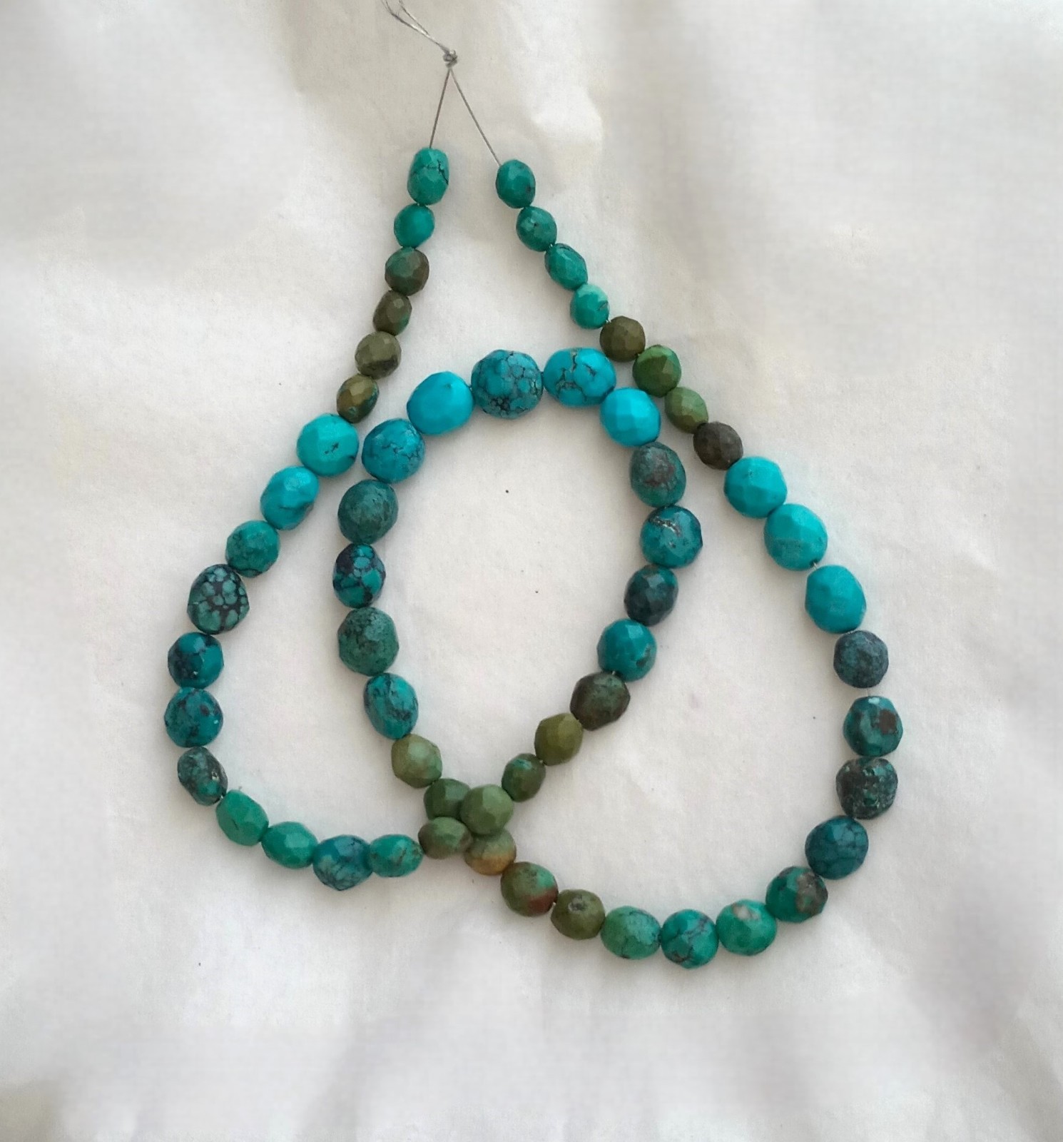 FACETED MULTI-COLOR/MINE TURQUOISE 6-9MM OFF-ROUND NUGGET BEADS – 17.75″ – 5590E