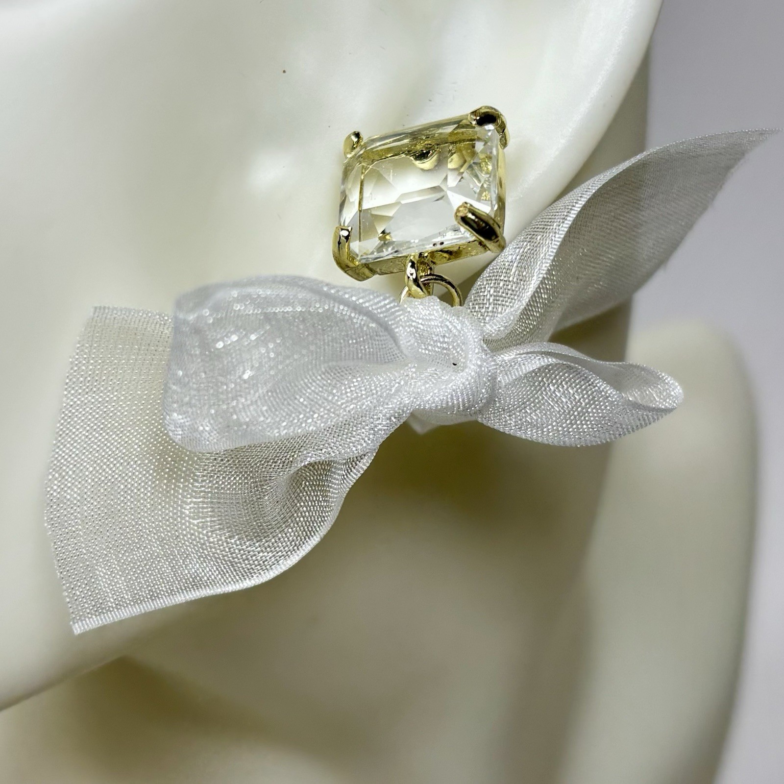 New UYN UYN Design/Korea 925 Post GoldTone Earrings Glass Stone Sheer Ribbon Bow