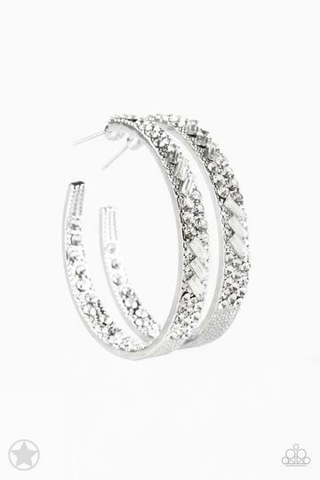 💎Paparazzi 💗 Glitz by Association 💗White Earrings on Silver 💎Fan Favorite
