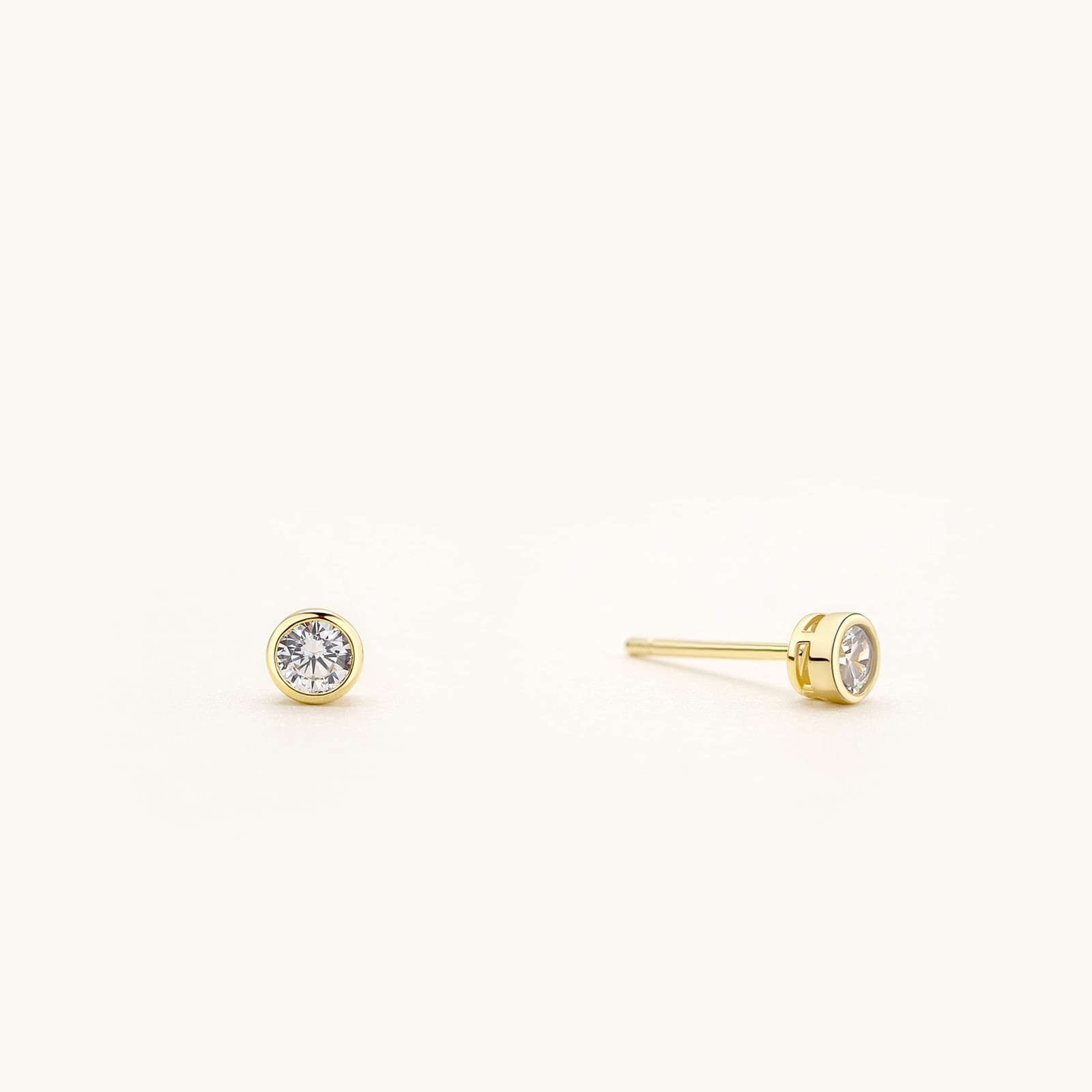 14K Gold Plated 925 Sterling Silver Cubic Zirconia Round Bezel Set Stud Earri…