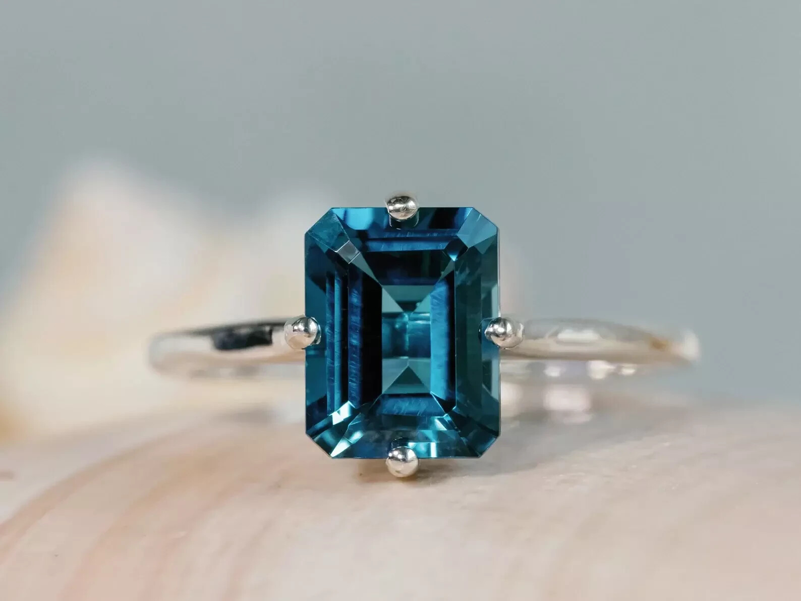 Beautiful Blue Topaz Gemstone925 Sterling Silver Handmade Ring All Size R358