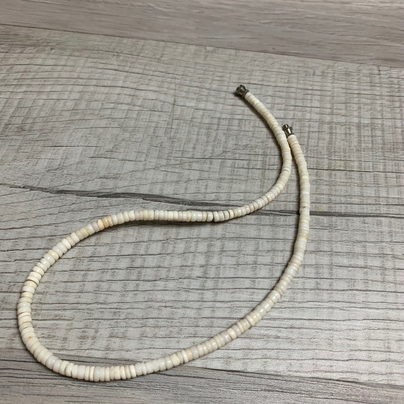 Vintage White Heishe Shell Bead Necklace 16 Inch Barrel Clasp Boho Coastal 3584