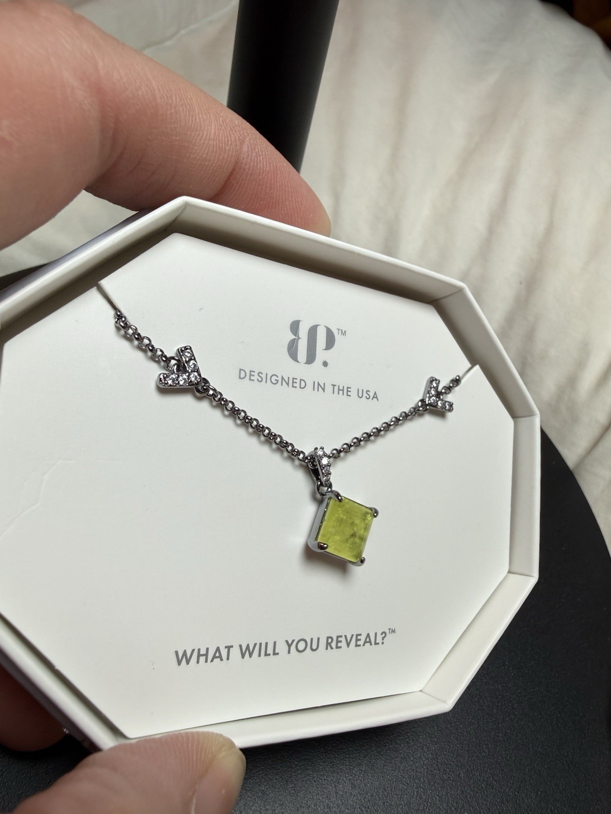 BP NK40660 Lab-Created Yellow Jade Square Pendant Quartz Hematite 18in Ext