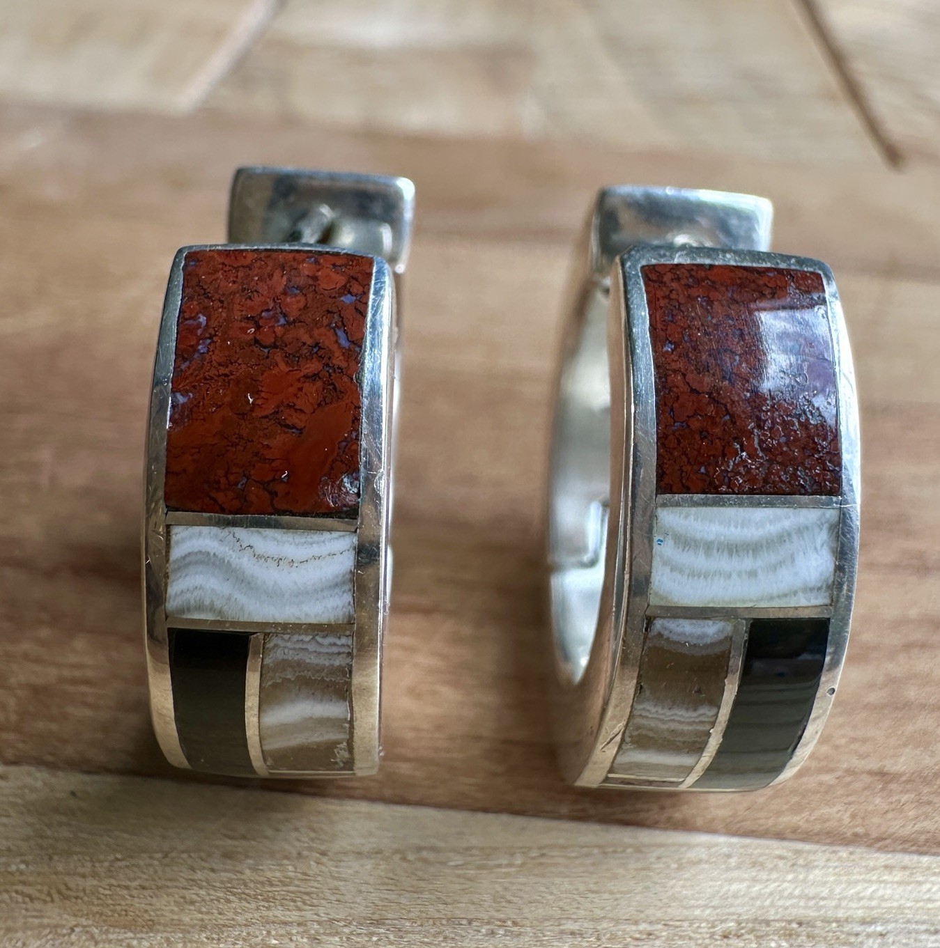 Wayne Etsitty Navajo Hoop Earrings 0.7 in Plume Banded Agate Onyx Sterling 14.0g