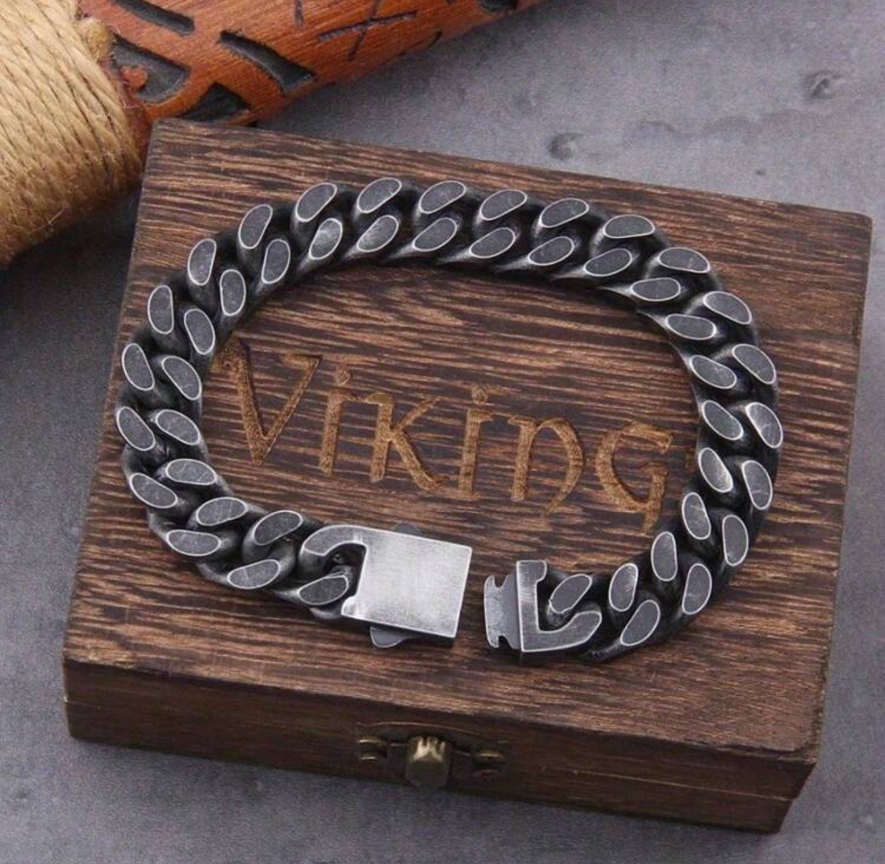 Men’s silver and black stainless steel bracelet, curb link, Viking style, 21cm.