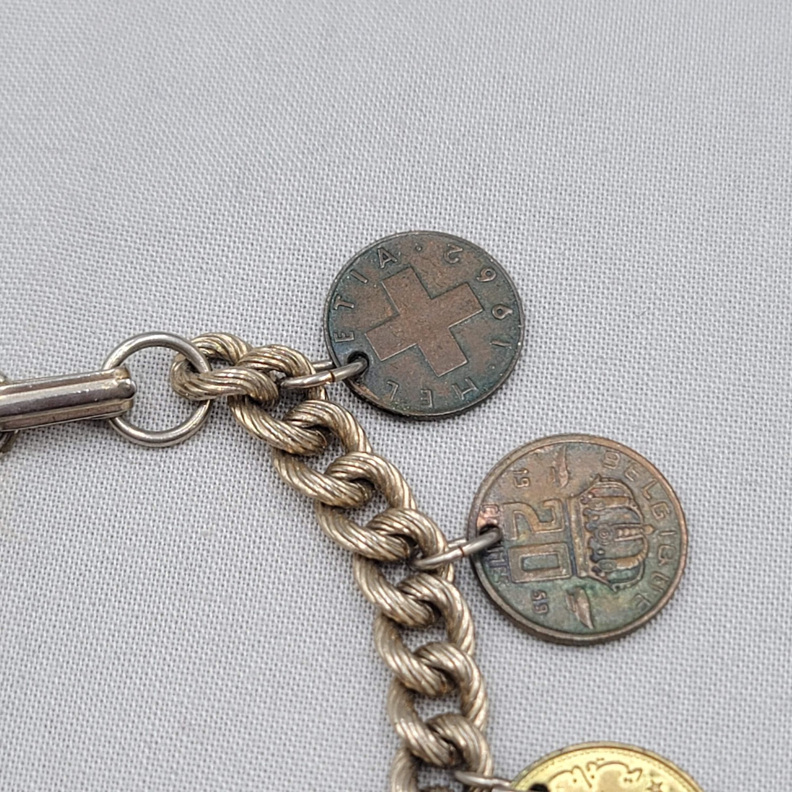 Vintage World Coin Charm Chain Bracelet Womens 6.5 In Travel Jewelry