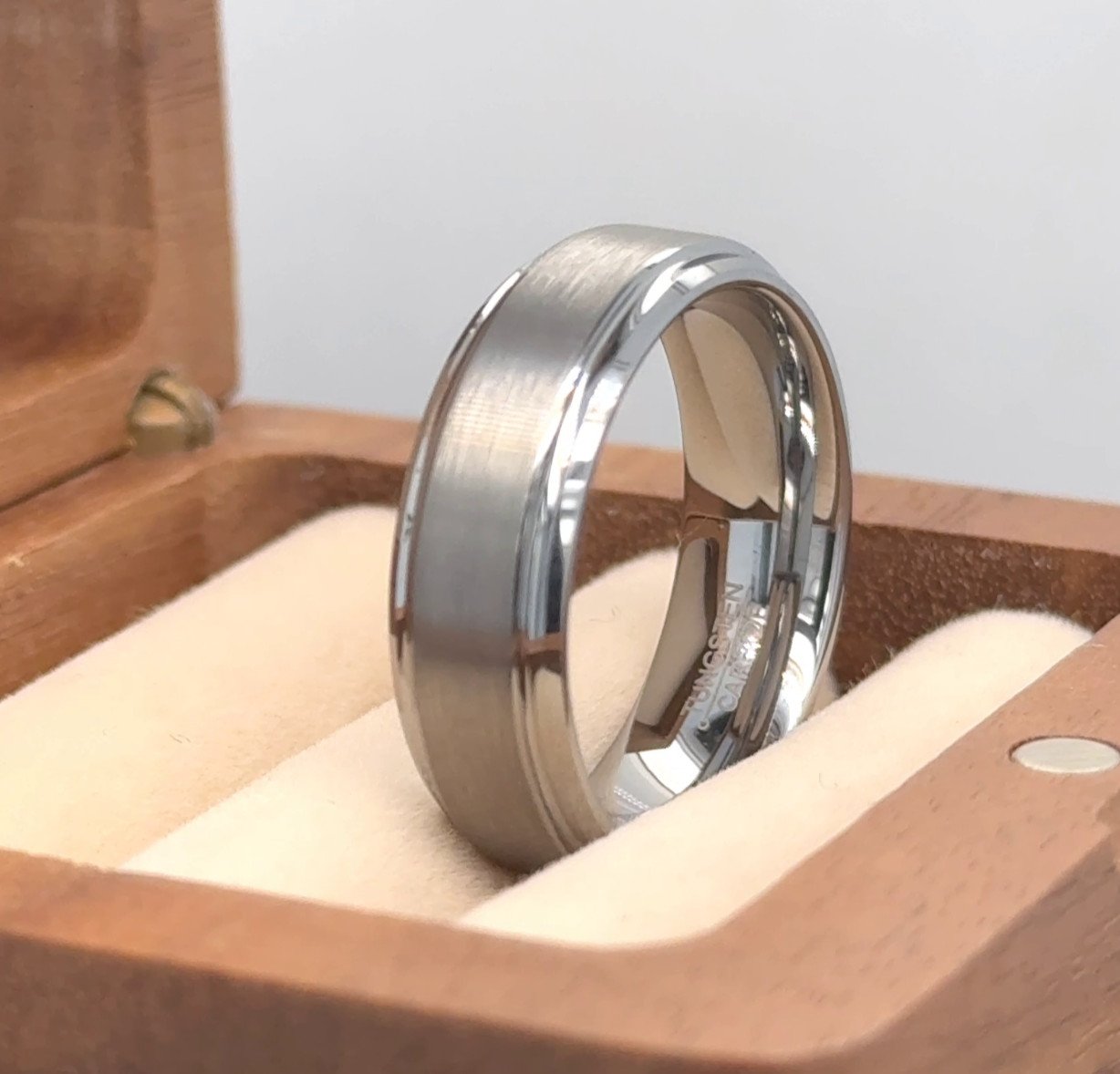 Men’s 7mm Silver Tungsten Ring – Beveled Edge Satin Surface Band