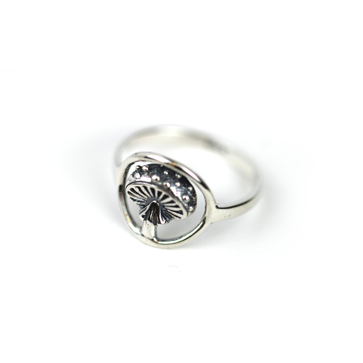 FashionJunkie4Life Sterling Silver Agaric Mushroom in a Circle Ring, Sizes 5-9