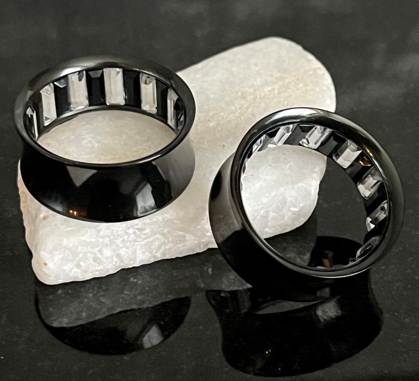 PAIR Inner Clear / Black Gem Black Ion Plated Steel Saddle Tunnels Plugs Gauges