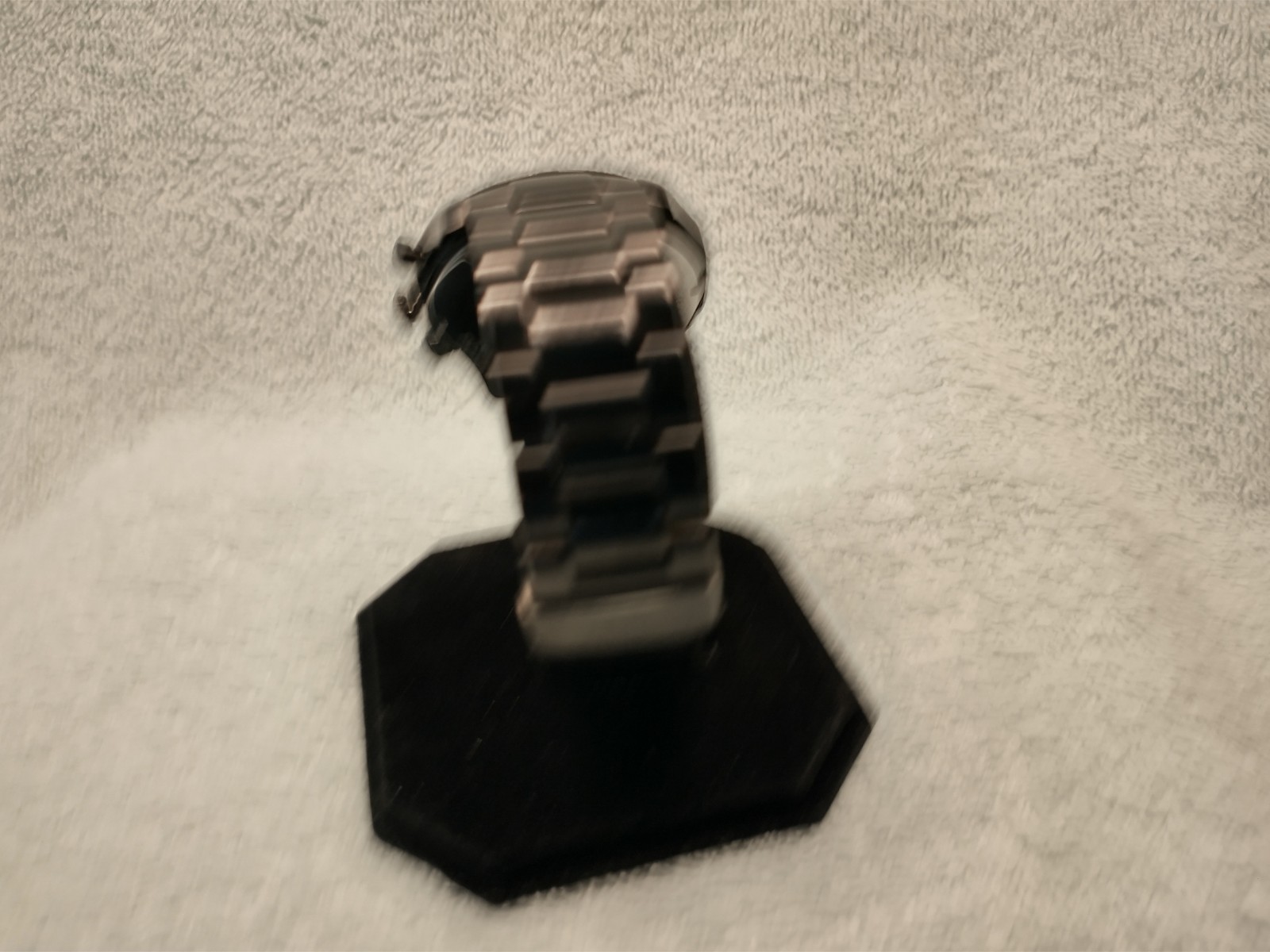 FOSSIL ITB “FOREMAN: All “ION-PLATED BLACK /BLACK S/S CHRONO BRACELET WATCH