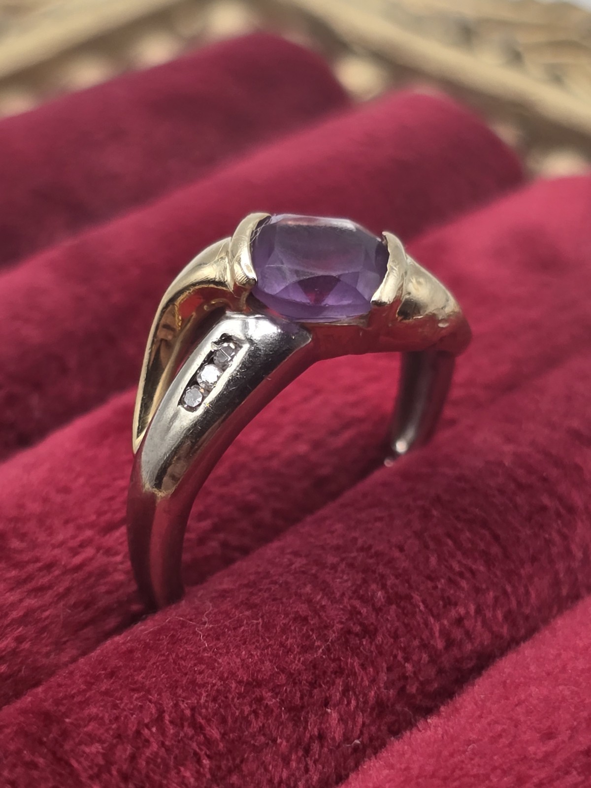 ​Solid 10K Two Tone Gold Amethyst Cushion Cut Diamond Accent Ring Size 5 2.60g