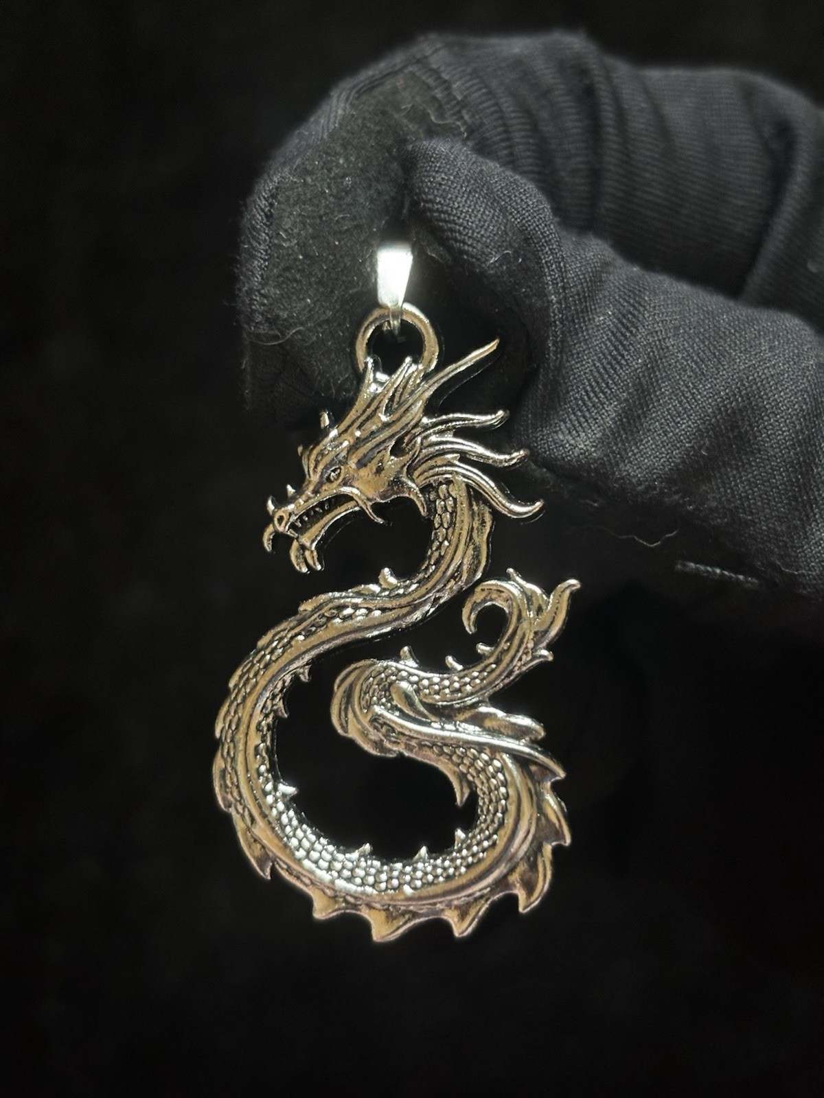 Dragon Charm Pendant Necklace Gold Tone Metal Animals & Insects Theme No Stone