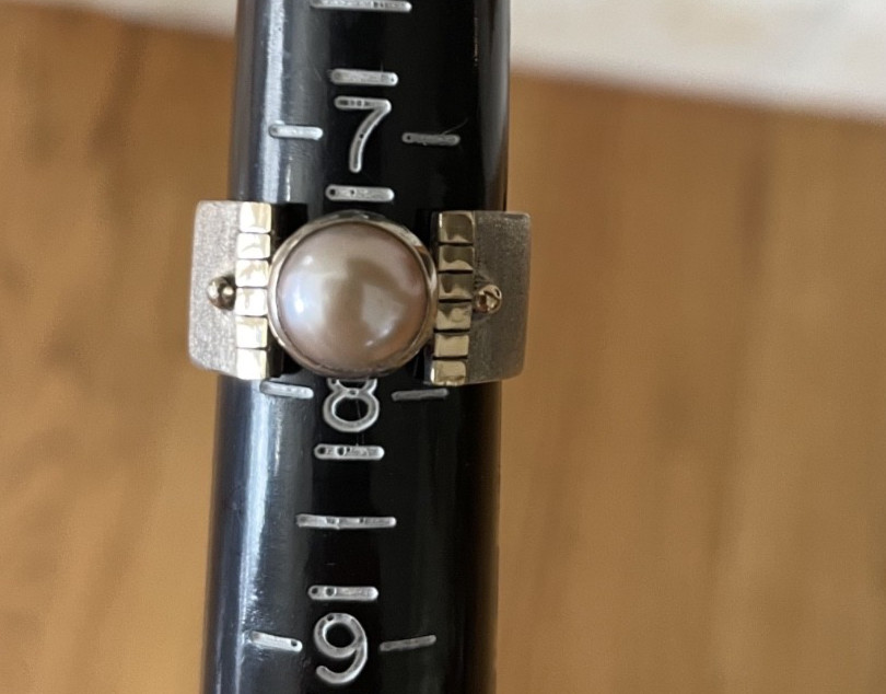 Vtg Silpada 925 Sterling Silver w/ Pearl Ring sz 7.5-8 Wide Band retired