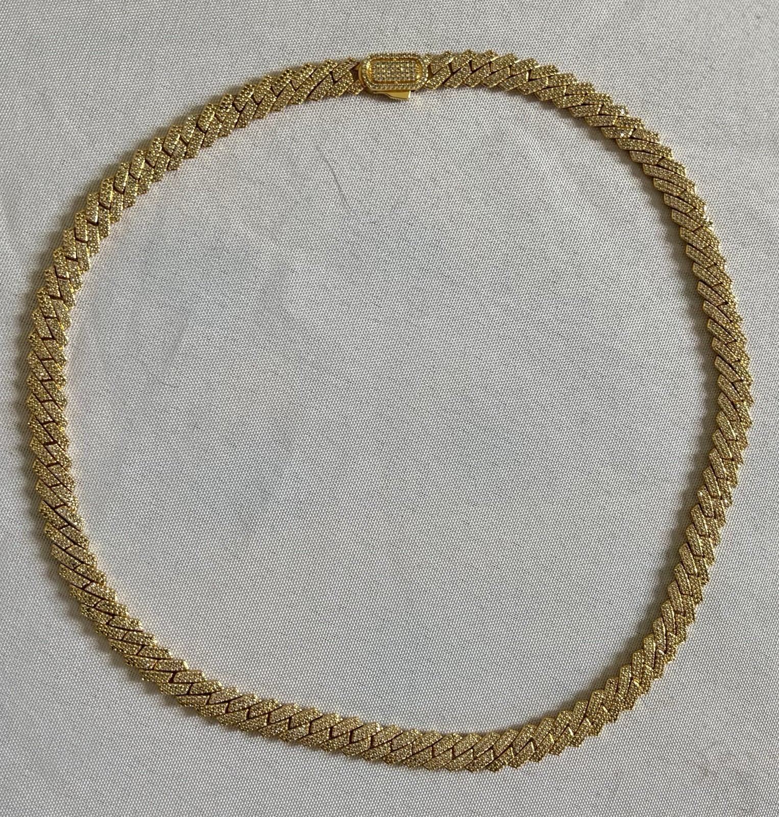 PRONG LINK ICED CUBAN (GOLD) 8MM