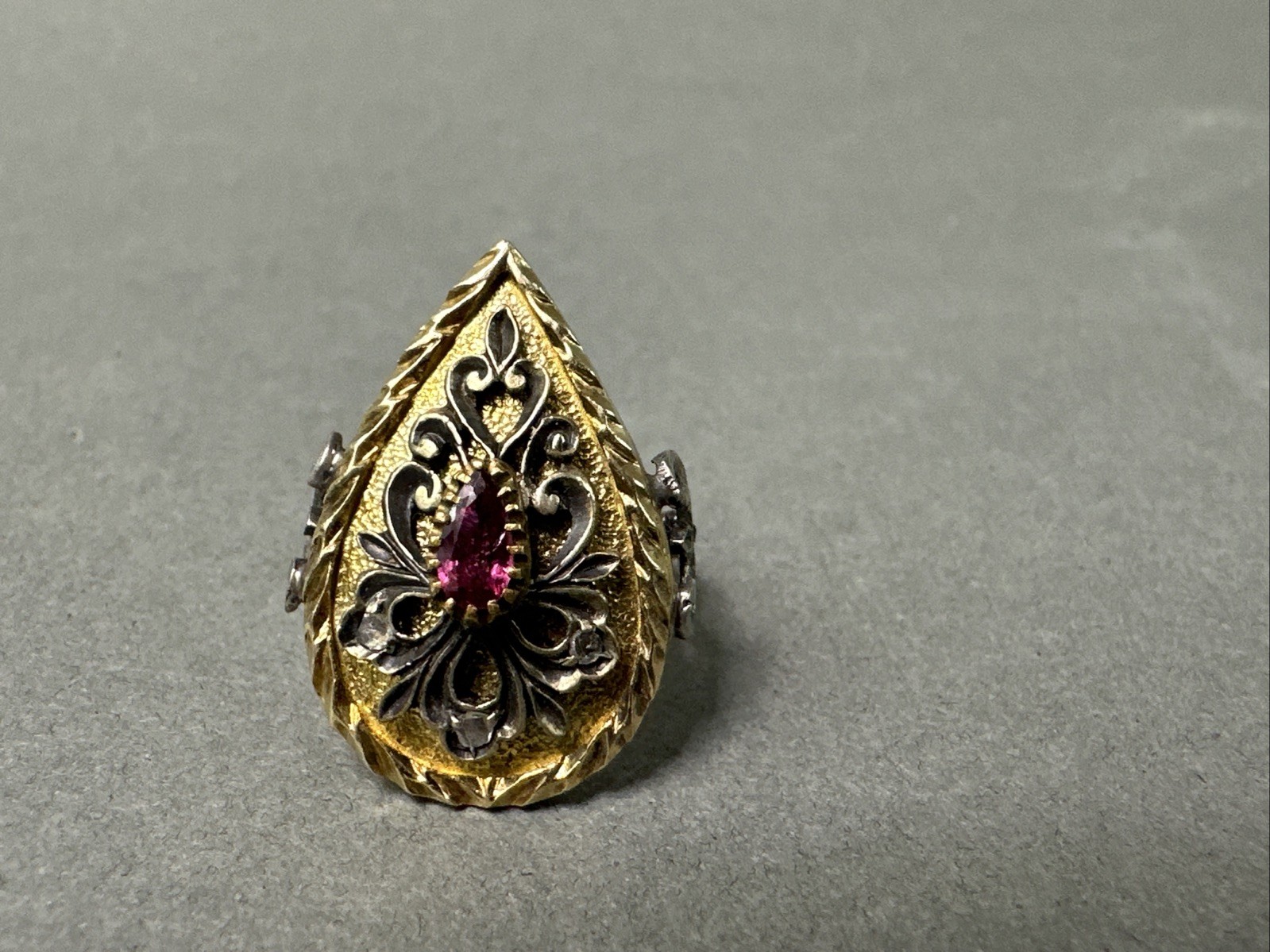 Vtg 1950s Ornate 18k Ruby 9.8g Sz 7 Ring Estate Find NR