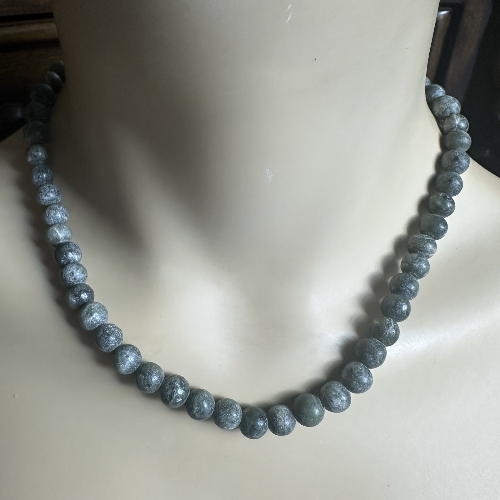 VTG 1960s Beaded Necklace 16 Inch Green Gray Round Steatite Barrel Clasp Asian