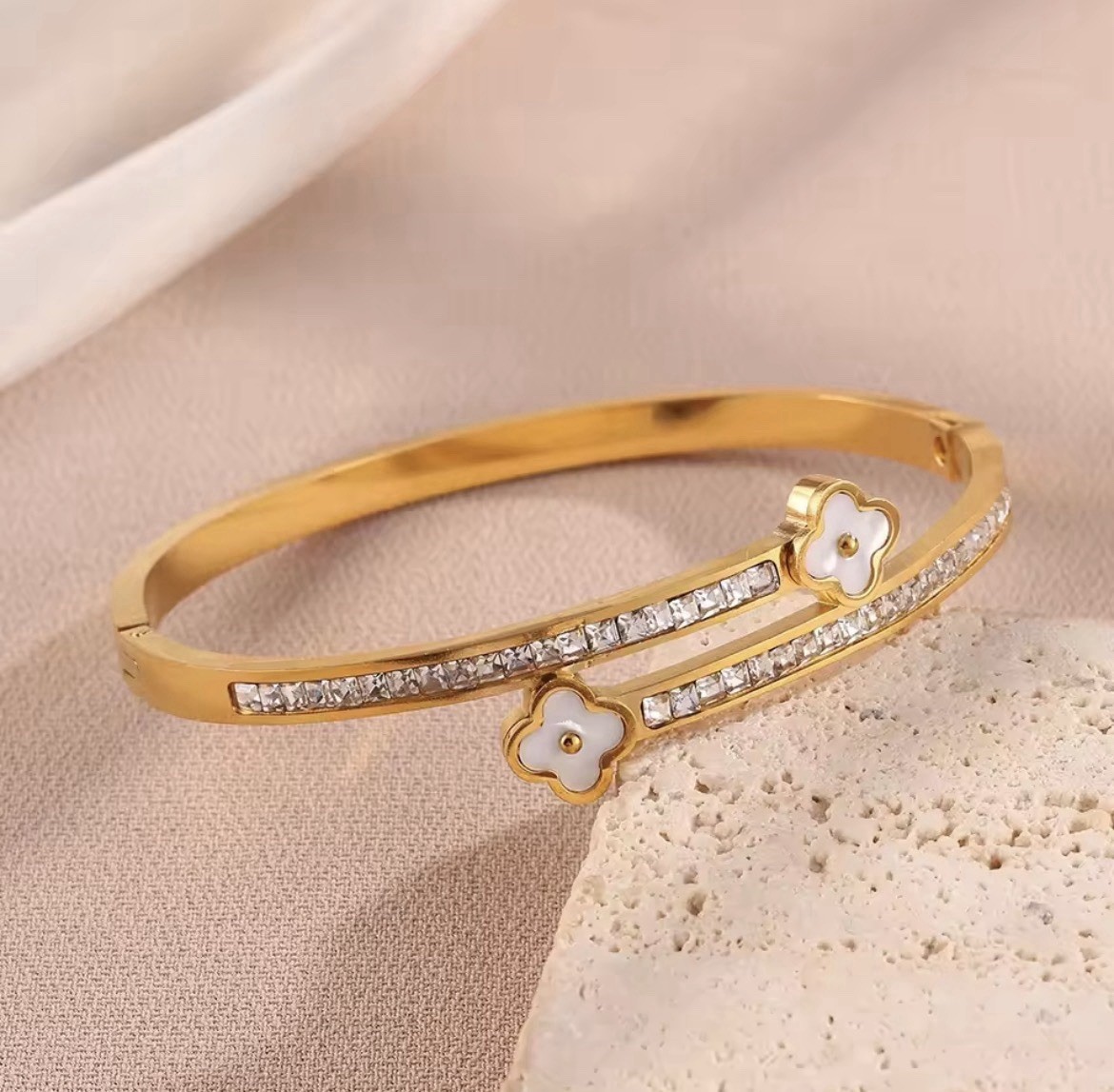3pcs Stainless Steel Clover Flowers Bracelet gif For Women