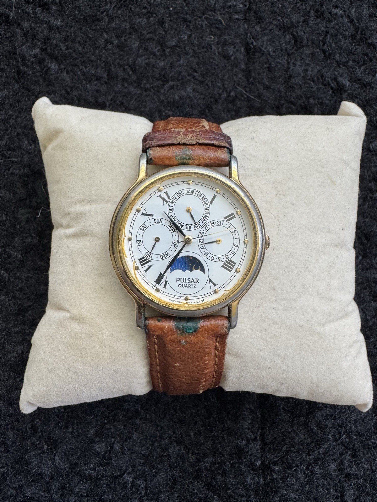 Vintage Pulsar Moon Phase Calendar Quartz Watch 34mm V33F-7020 New batt. Japan