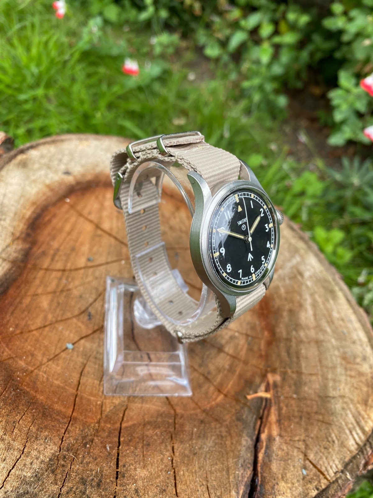 Vintage Smiths W10 ^ british army issued watch dated 1969.