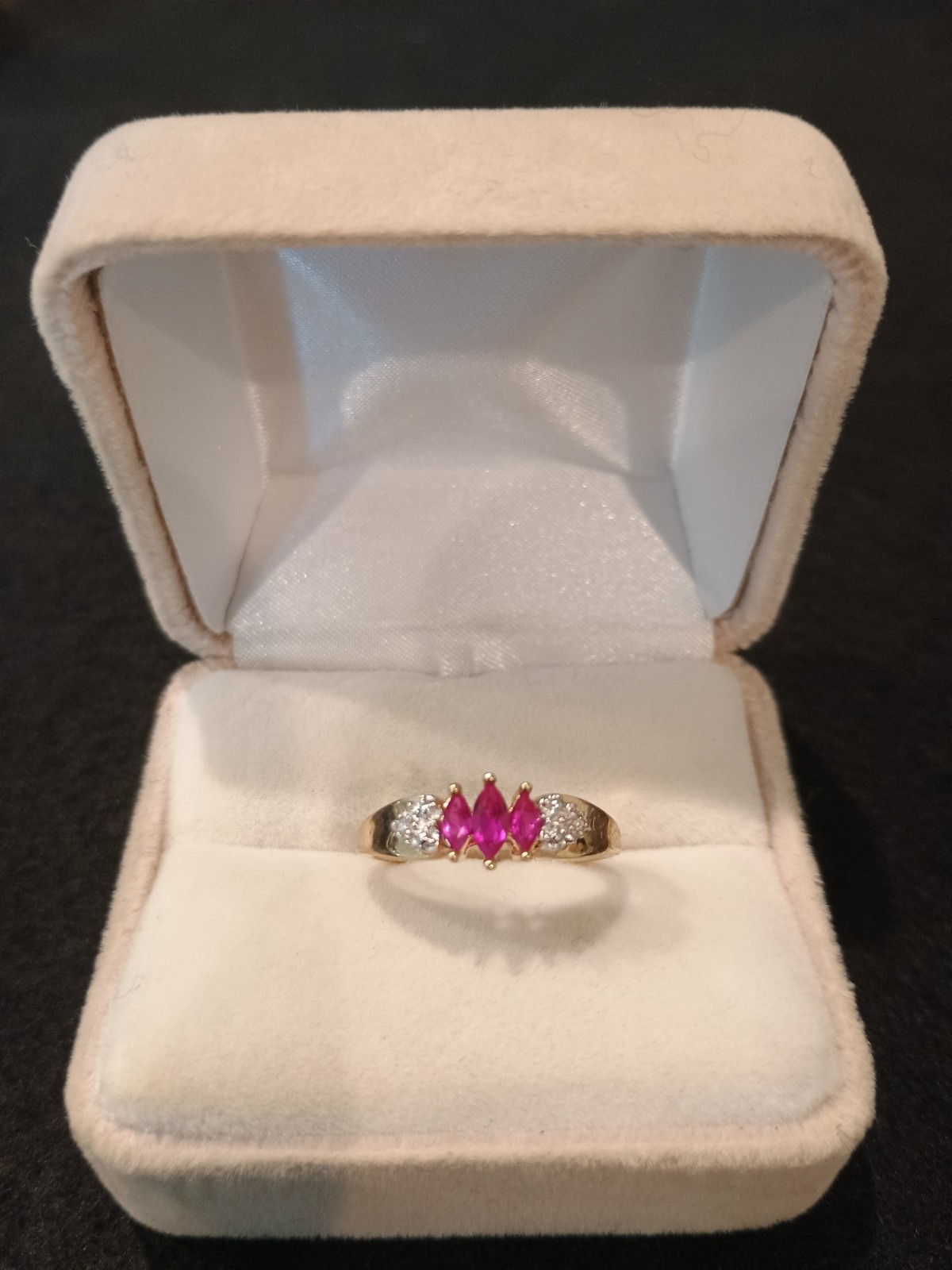 Vintage 10K Yellow Gold Marquise Ruby & Diamond Accent 1.72g Band Ring Size 7.25