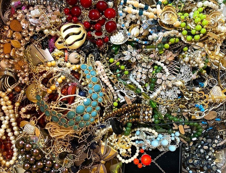 3 Pounds Unsorted Huge Lot VTG Jewelry Vintage Now Junk & Wear Resell Tangled In