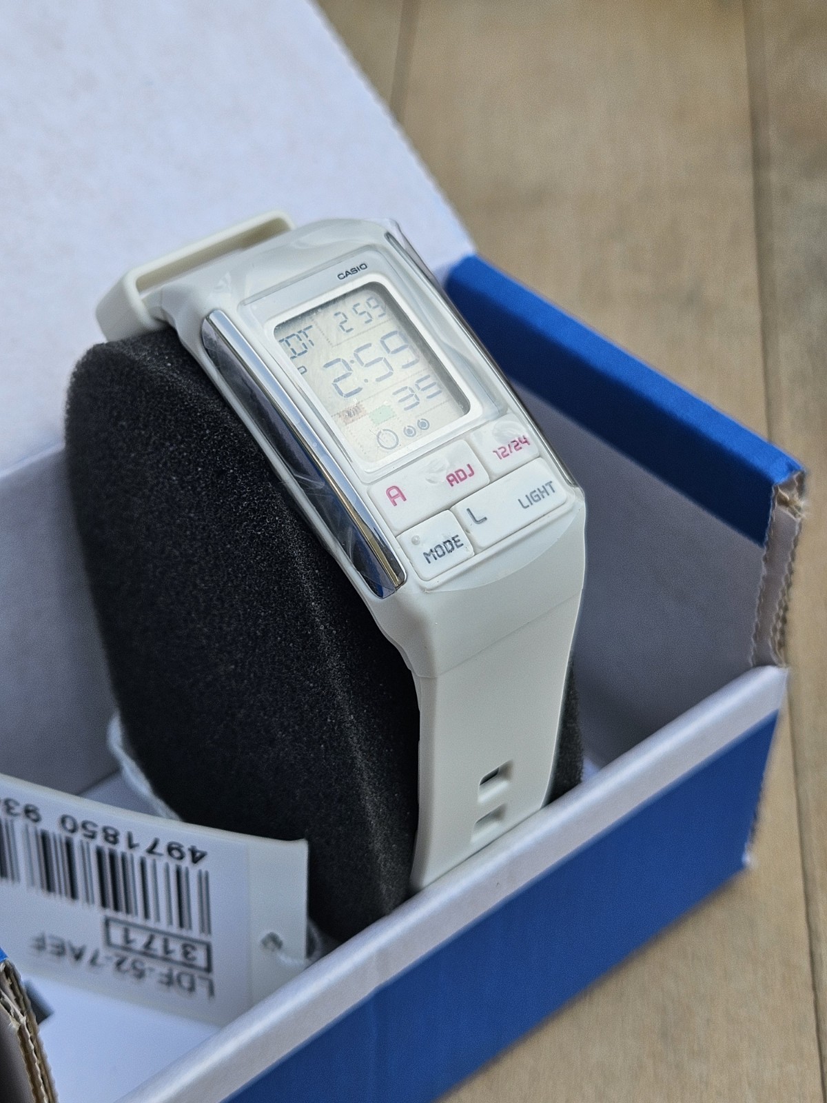 Casio Poptone LDF-52 Digital Watch Dual Time Screen