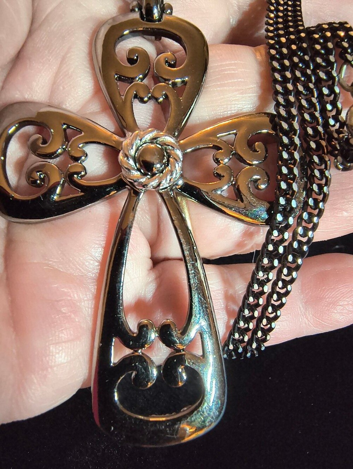 Sarah Coventry Silver Tone Filigree Cross Necklace 24 In. Chain Faith Christian