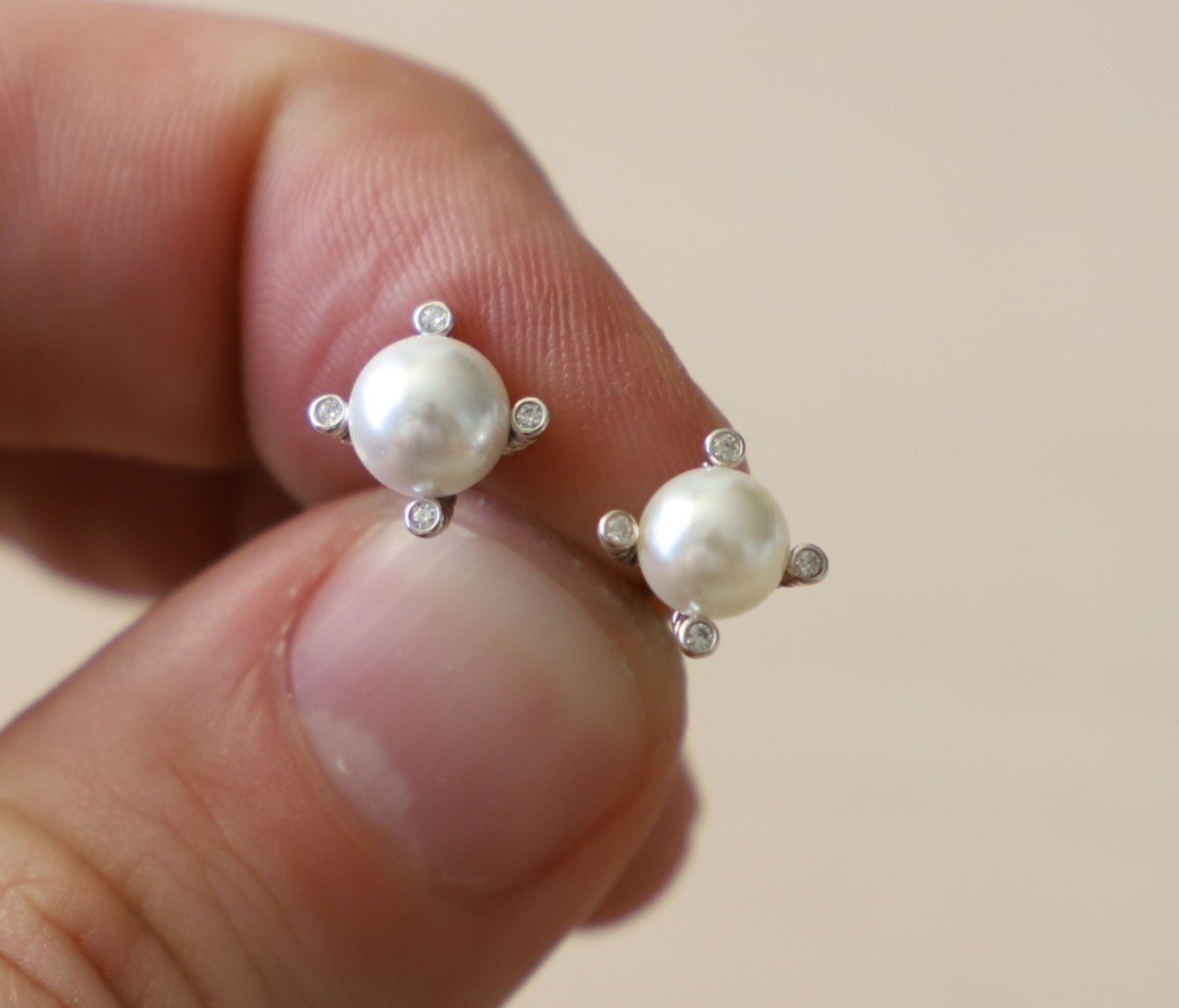 David Yurman Women’s Sterling Silver 6mm Pearl Stud Earrings with Diamonds