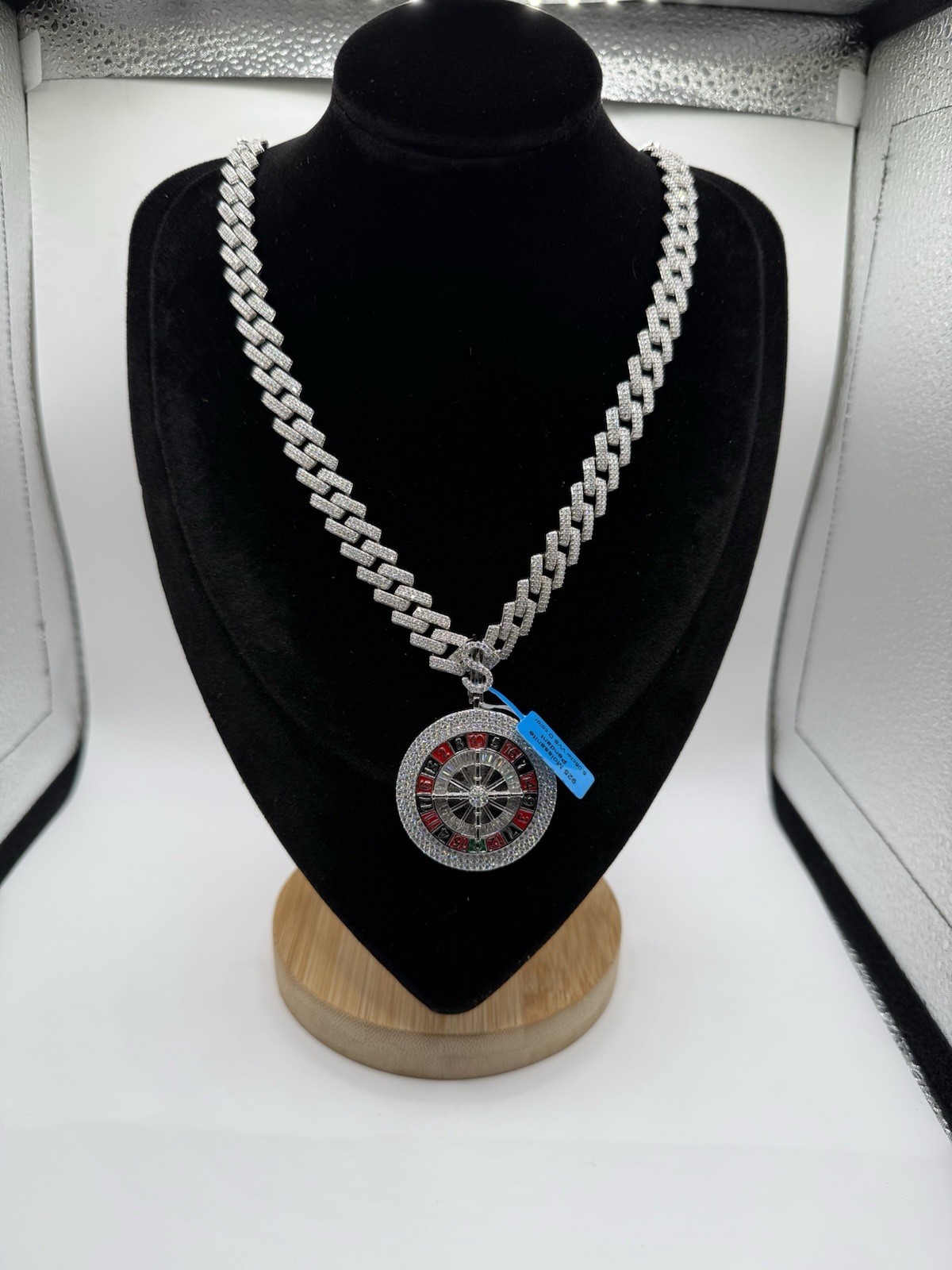 12mm 22” Monaco Link Moissnaite 925 With A Casino 925 Moissnaite Pendant