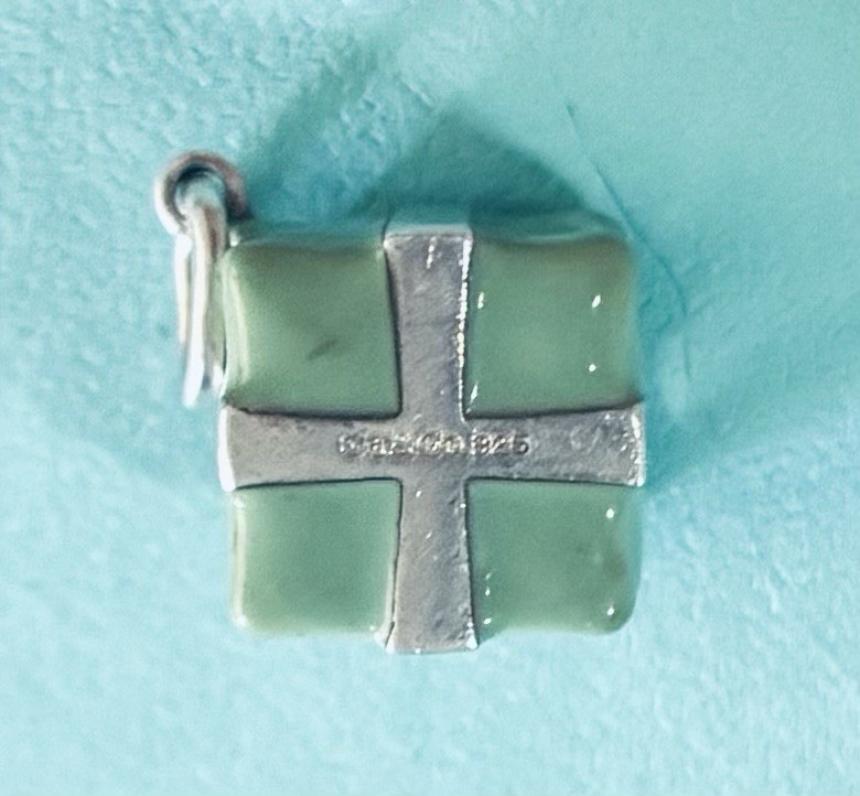 Tiffany & Co Silver Enamel Present Gift Box .46” Charm 5.1 Grams Vintage Pouch