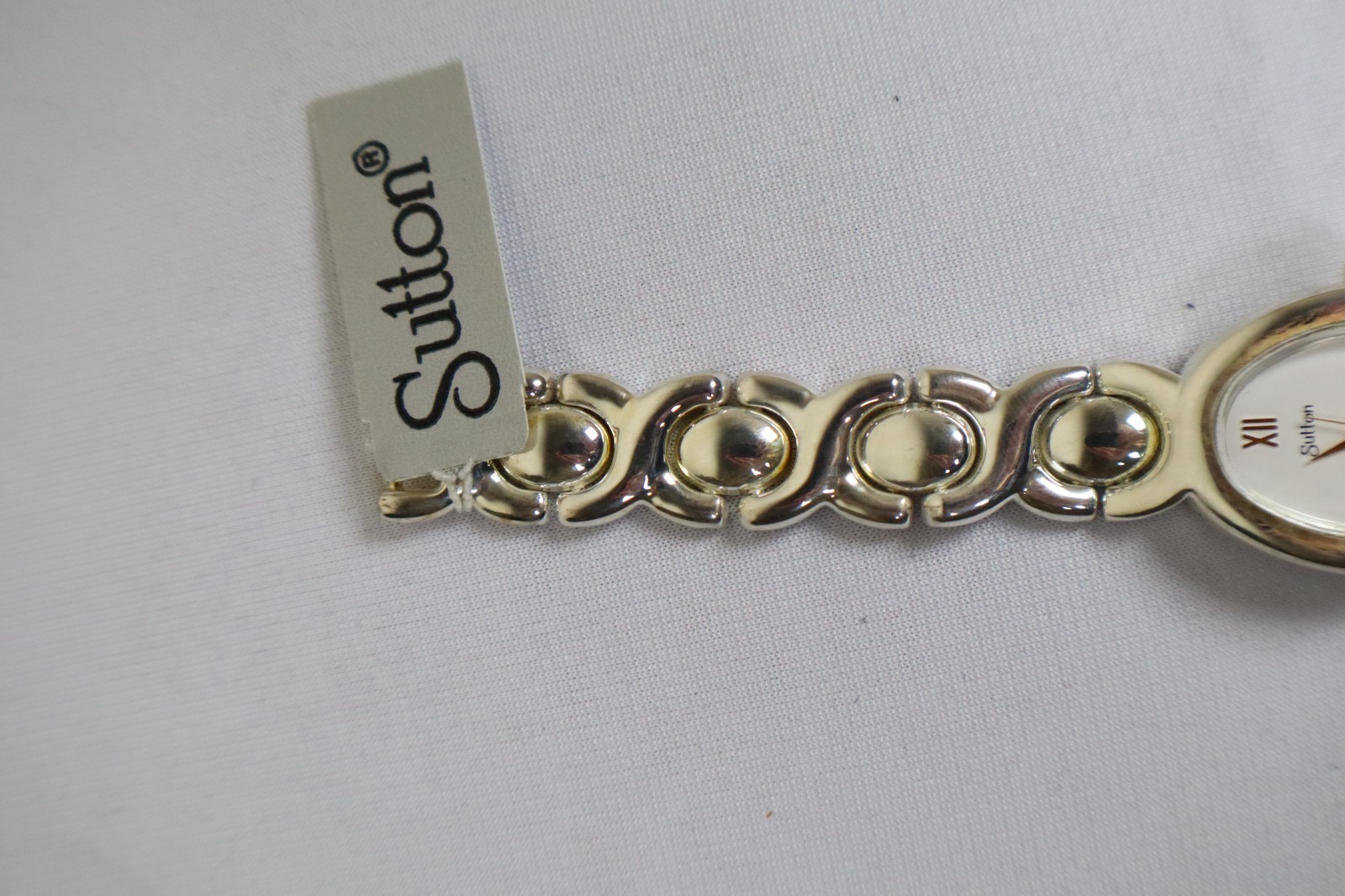 Sutton Quartz Watch Silver Tone Oval Face NIB Needs New Batt. ONE YEAR WARRANTY