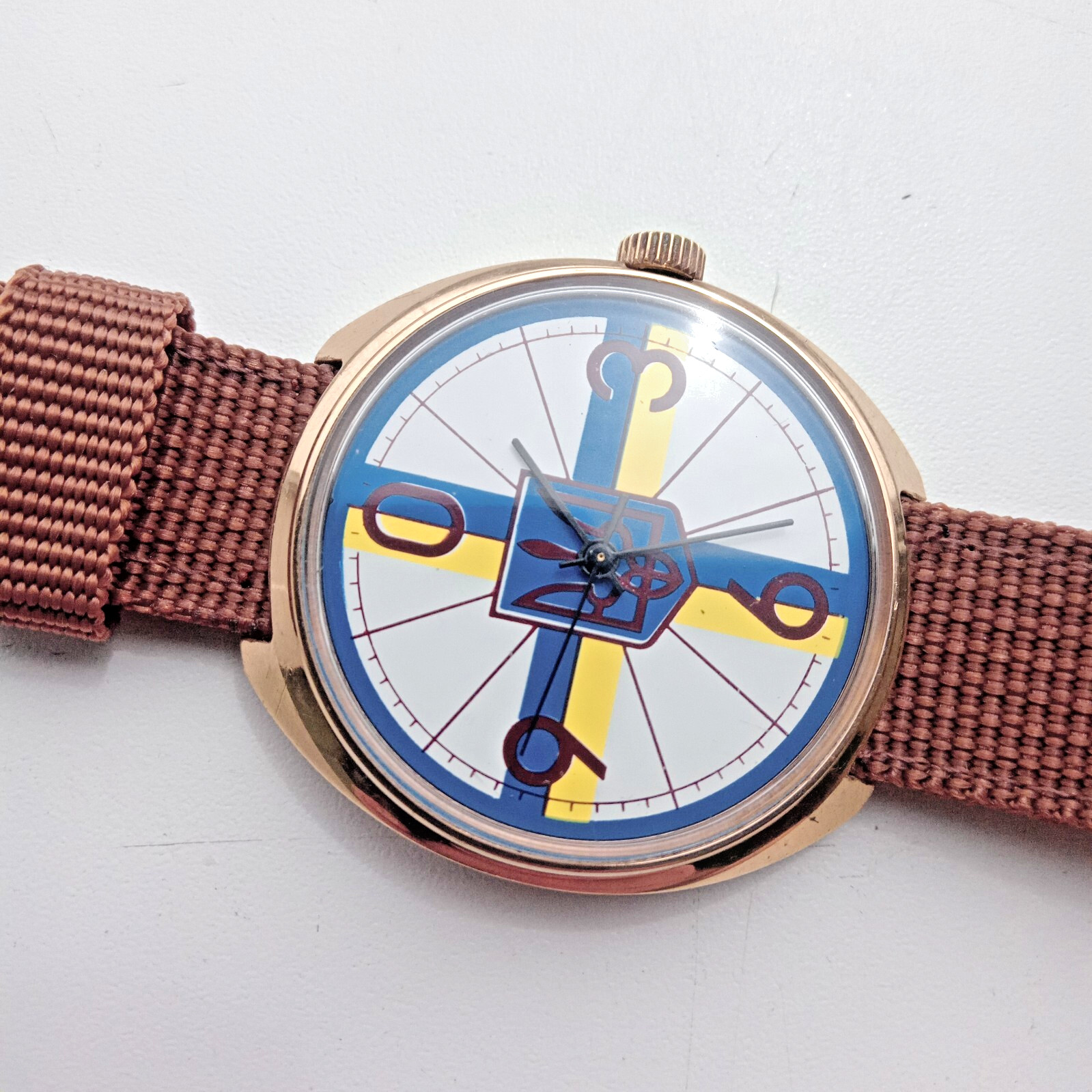 Vintage Soviet men’s mechanical watch “Raketa Big Zero.” 19 jewels. Running.