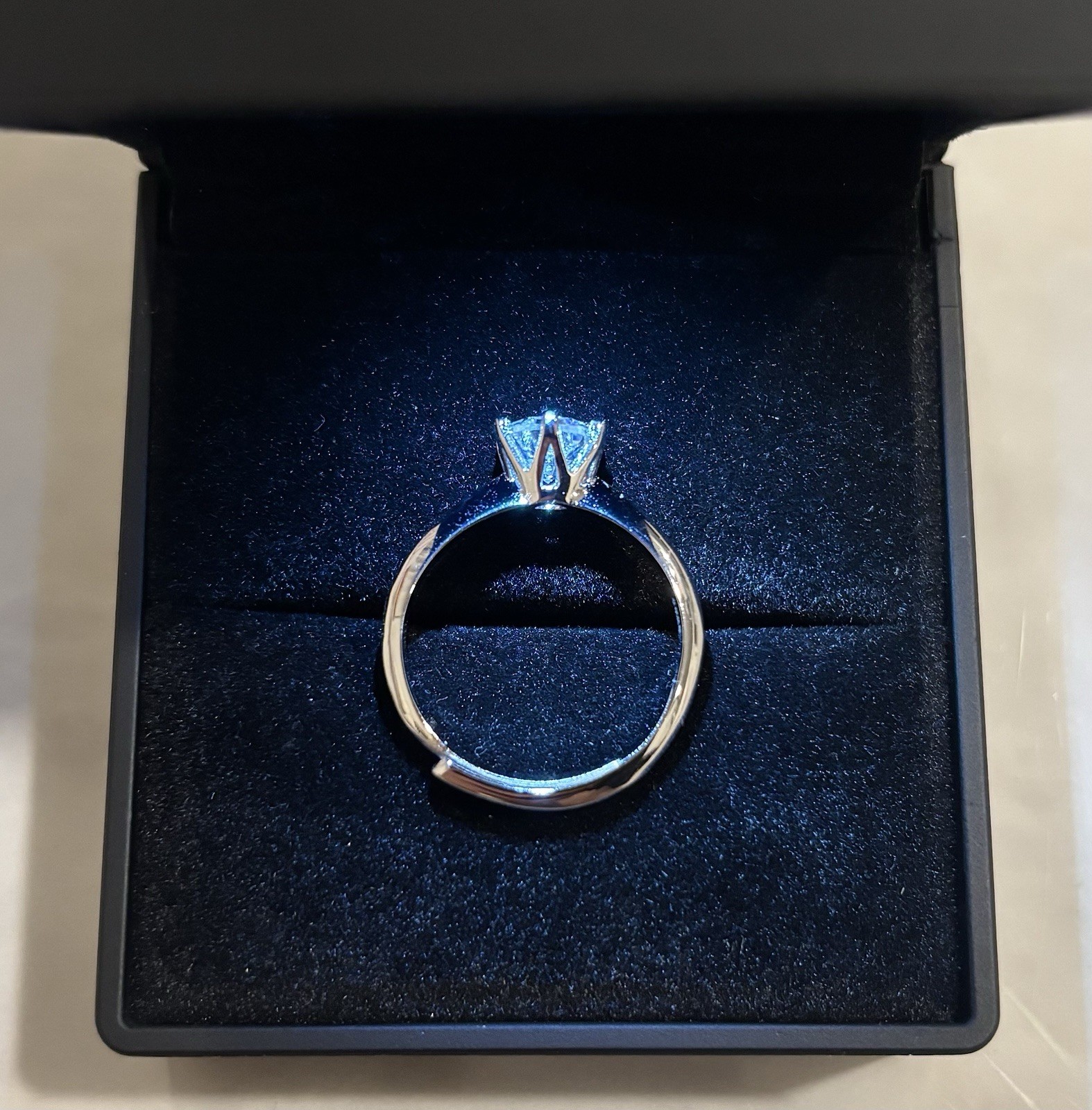 VVS1 Moissanite Engagement Ring 1CT Round Cut GRA Certified 925 Silver