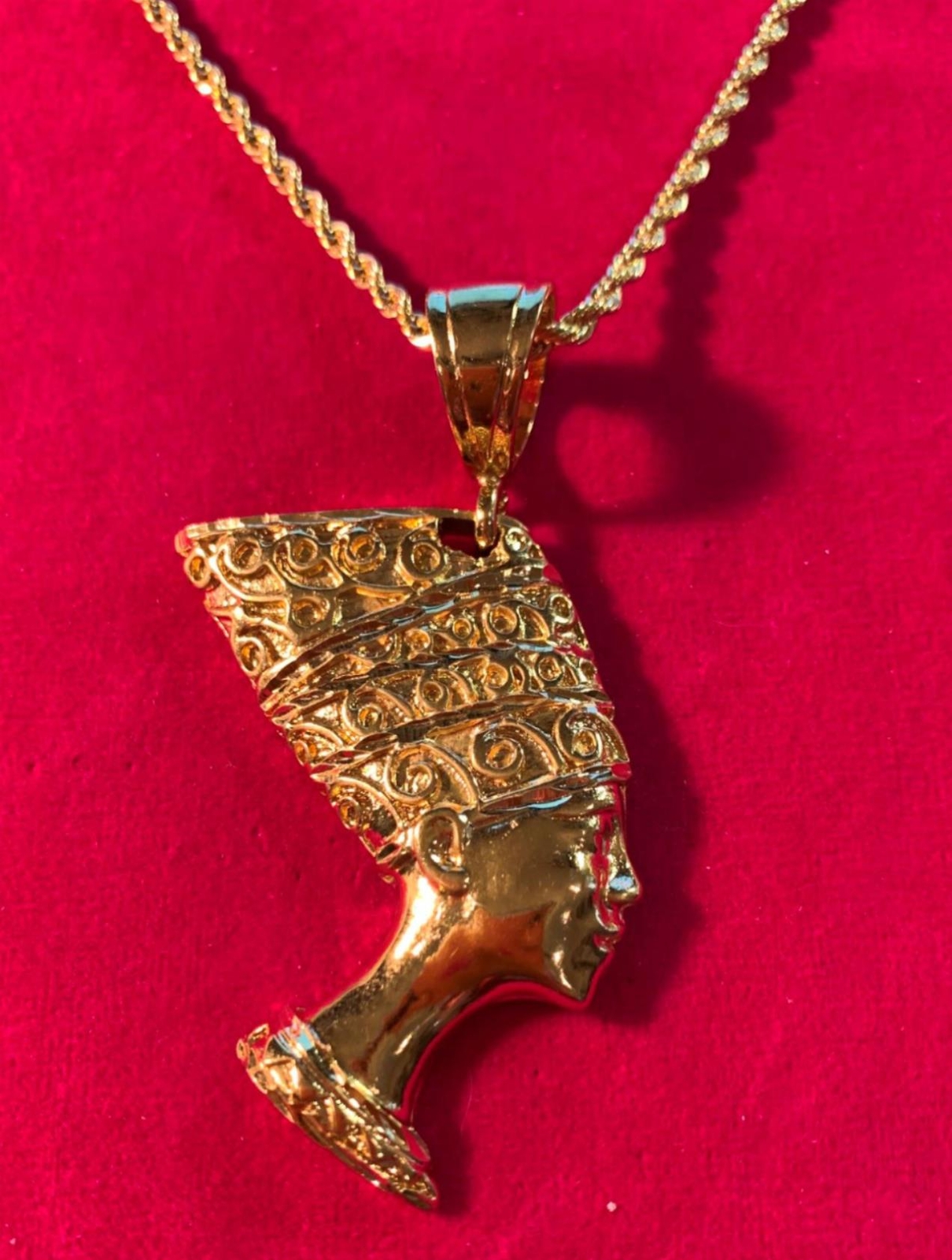 14KT GOLD PLATED NEFRETITI CHARM OVER 2 3/4″ HIGH & 20″ 3MM ROPE CHAIN-6003