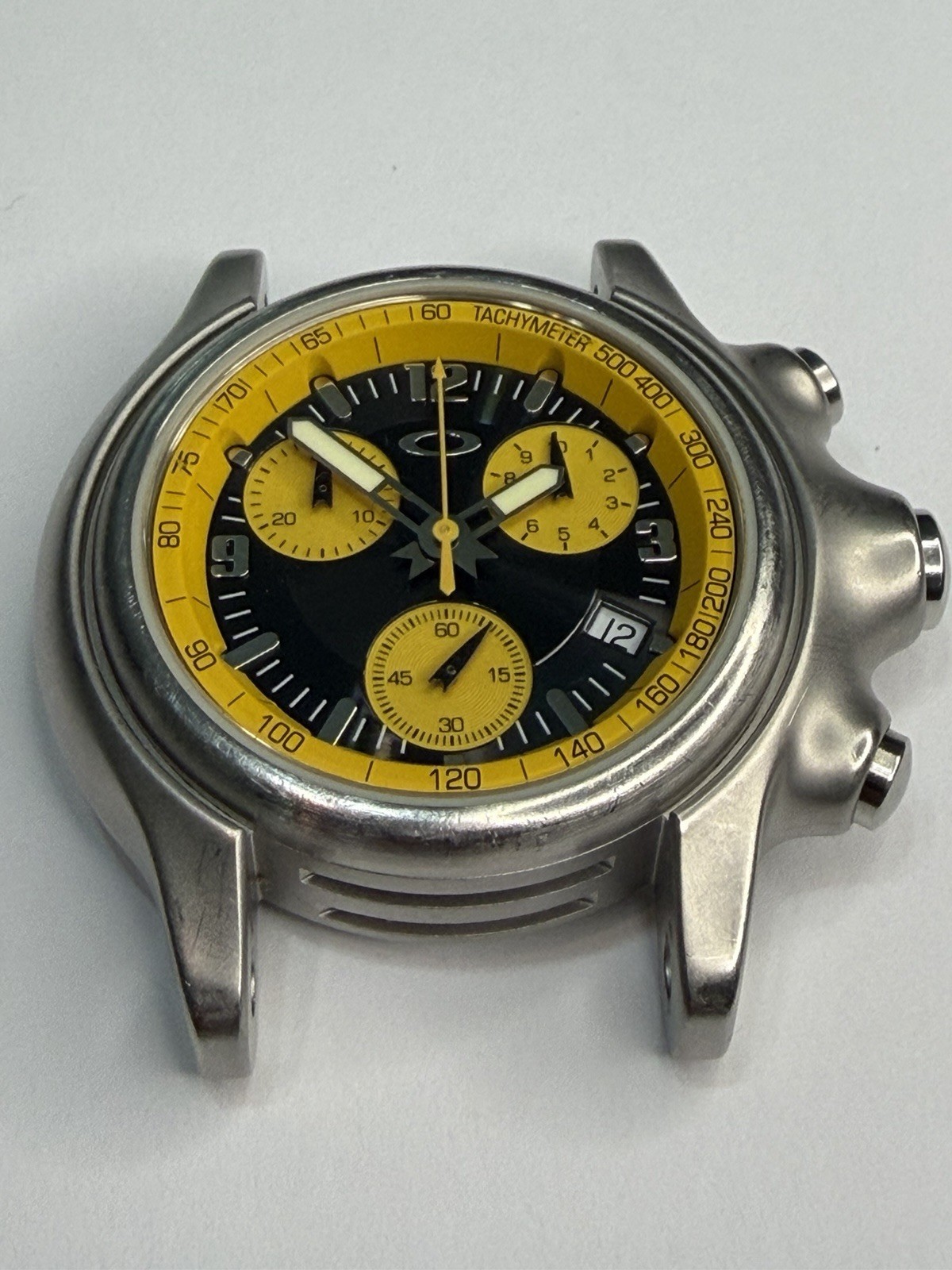 Oakley Holeshot Watch Head Yellow Dial. Oakley Hole Shot Watch’s Case X-Metal
