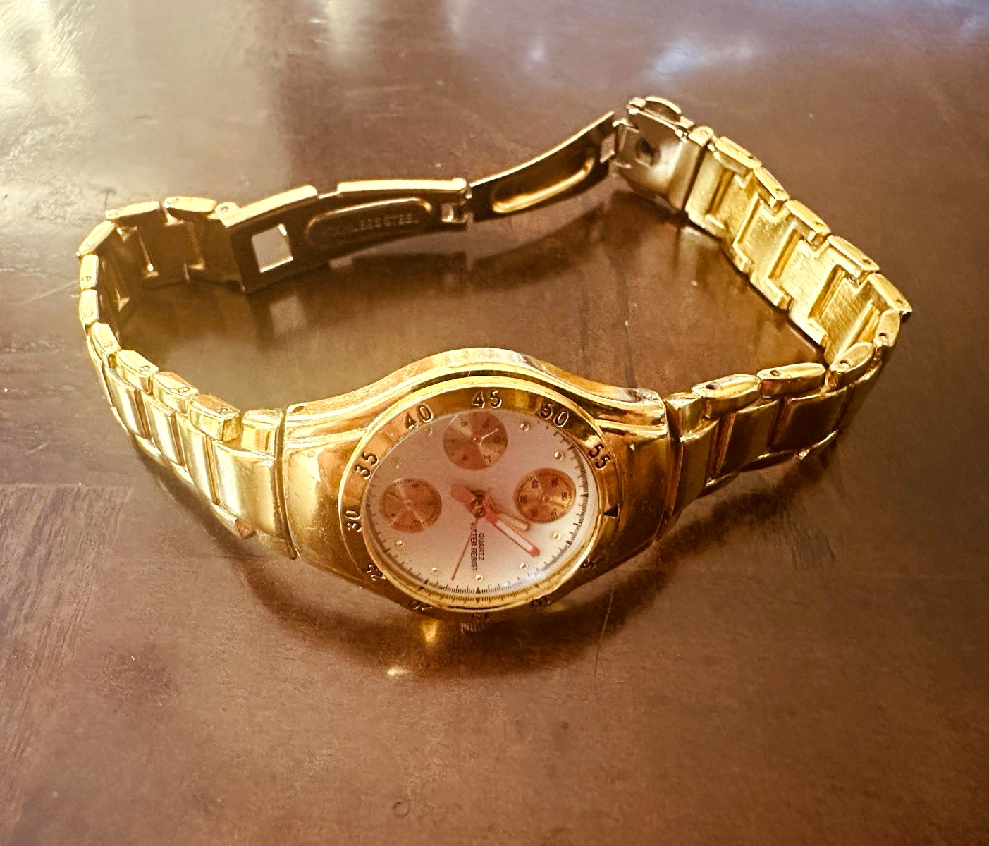 Quartz Analog Watch White Dial Gold Case Dot Indexes Gold Metal Bracelet