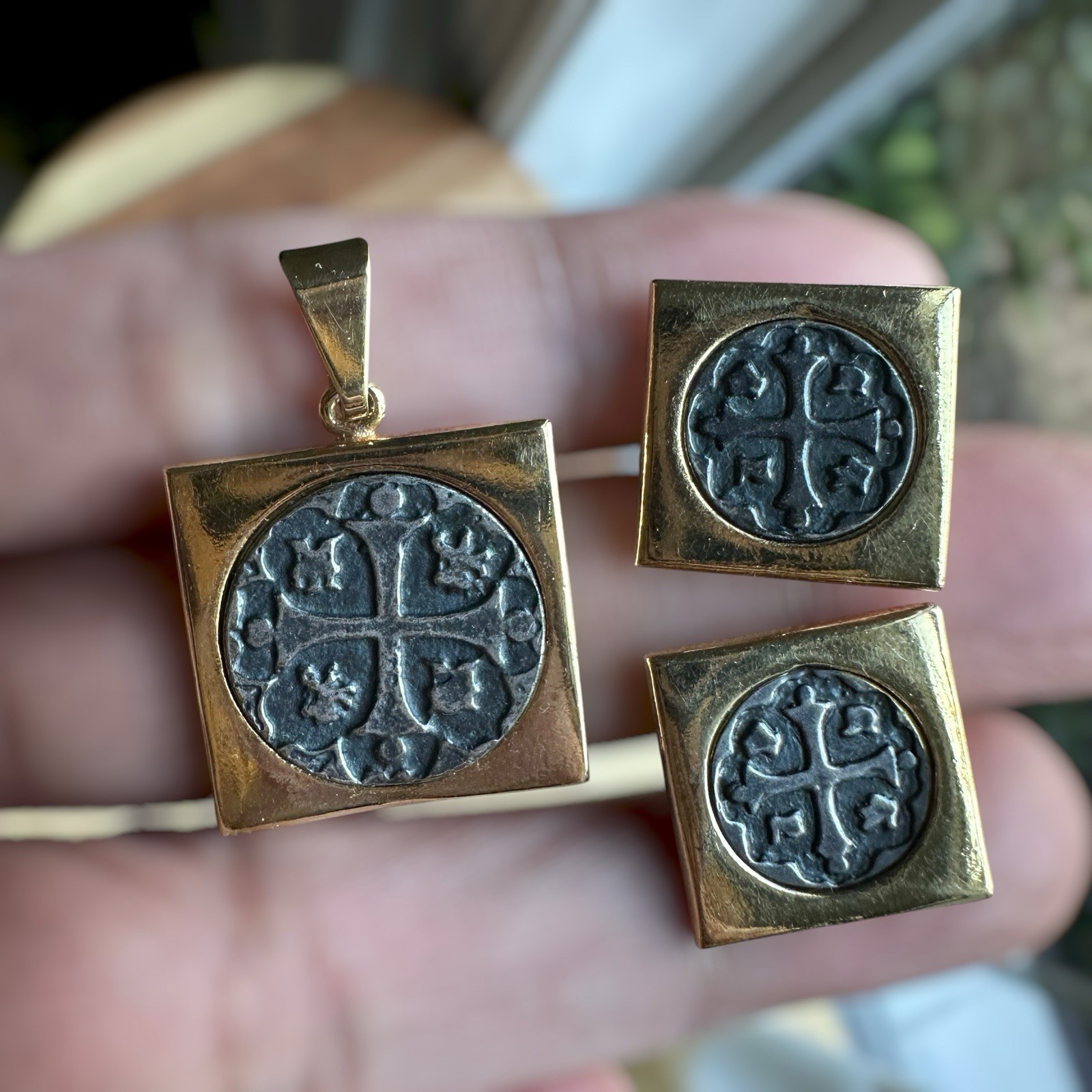 Replica Spanish Atocha Shipwreck Coin Pendant 1.2 Inch Match Earrings Gold Plate