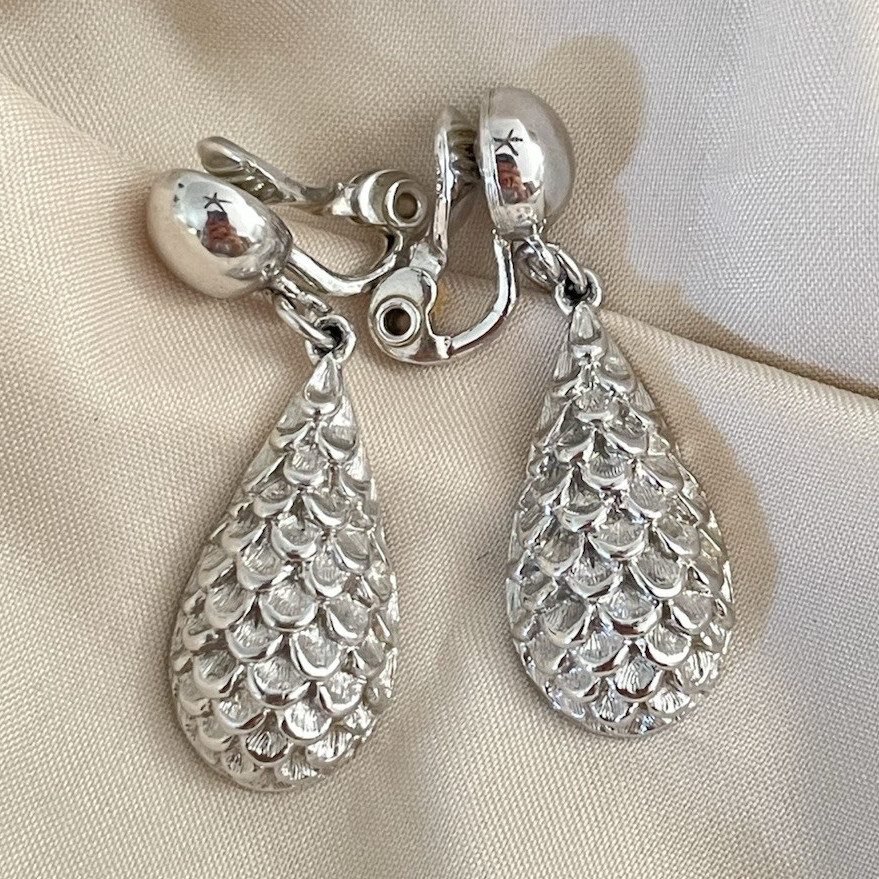 Vintage Signed Monet Silver Tone Textured Teardrop Dangle Drop Clip-On Earrings