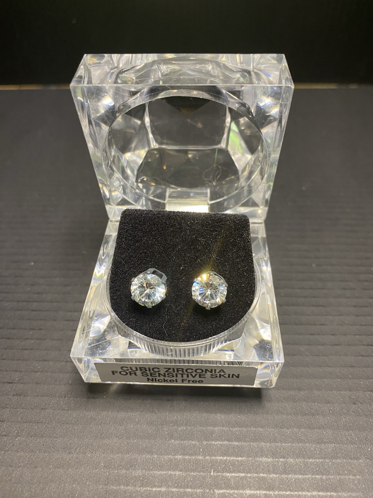 Vintage Cubic Zirconia 1 pair Of Stud Earrings Mens Womens Sensitive Skin New