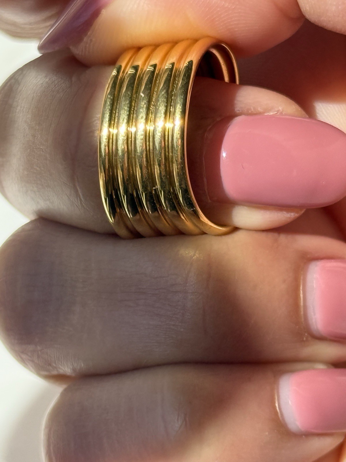 Glossy high quality Old Money core gold chunky minimalist design ring