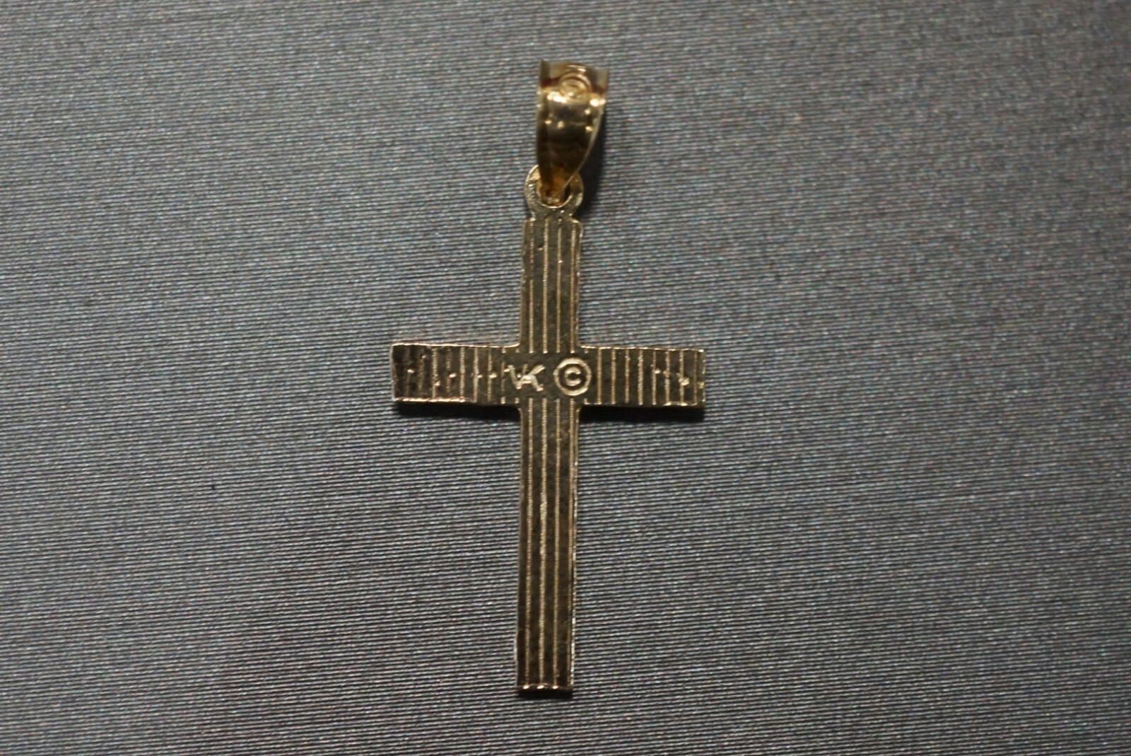 14K Solid Yellow Gold 1″ Diamond Cut Small Crucifix Cross Charm Pendant.