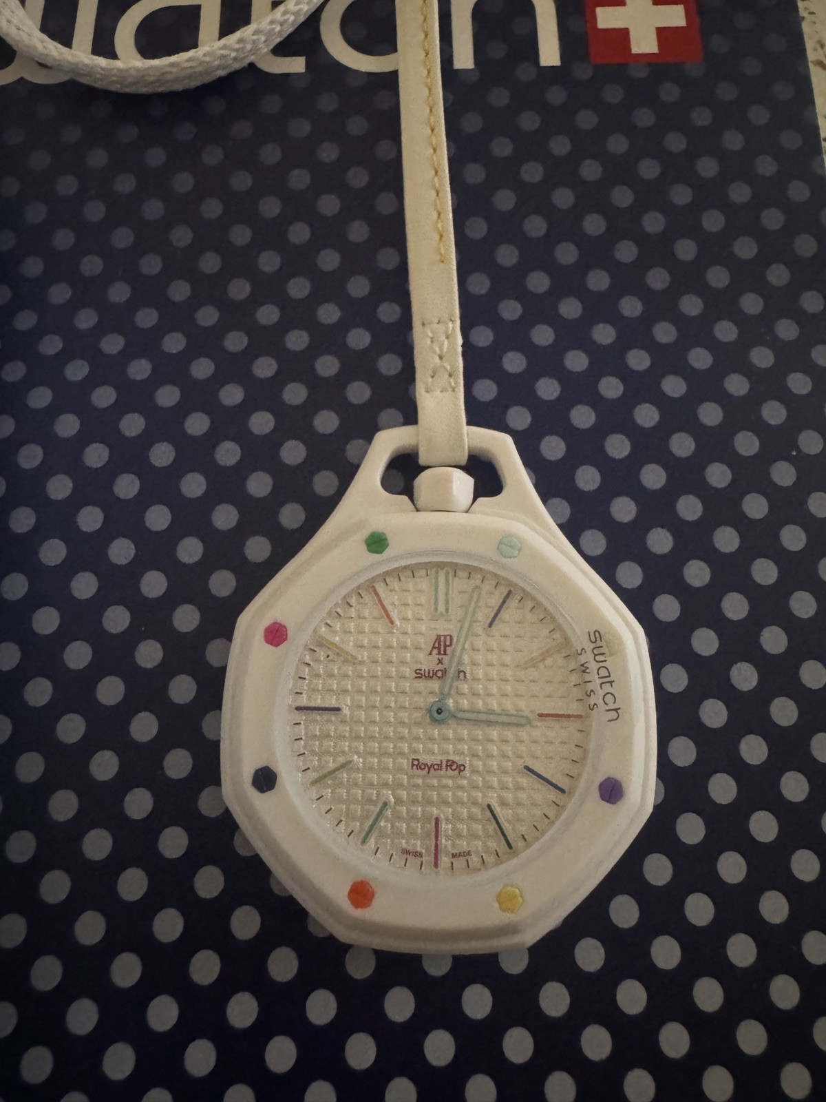 Swatch Royal Pop Huit Blanc Quartz Octagon 41mm White Leather Box Papers