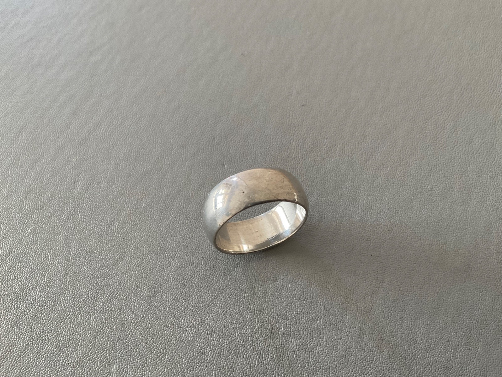 HALLMARKED 925 SILVER RING SIZE UNKNOWN BUT SMALL 5.7 GRMS