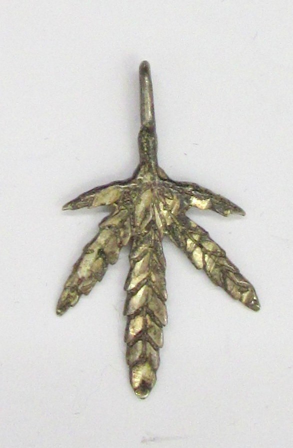 925 STERLING SILVER SMALL MJ POT LEAF PENDANT OR CHARM 24X14MM ~ 0.7G