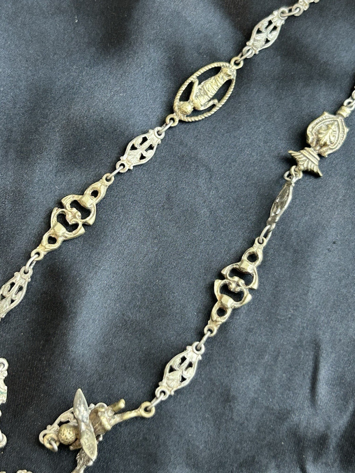 Antique Unsigned Peruzzi? 800 Silver Roman Renaissance Revival 33″ Necklace Muff