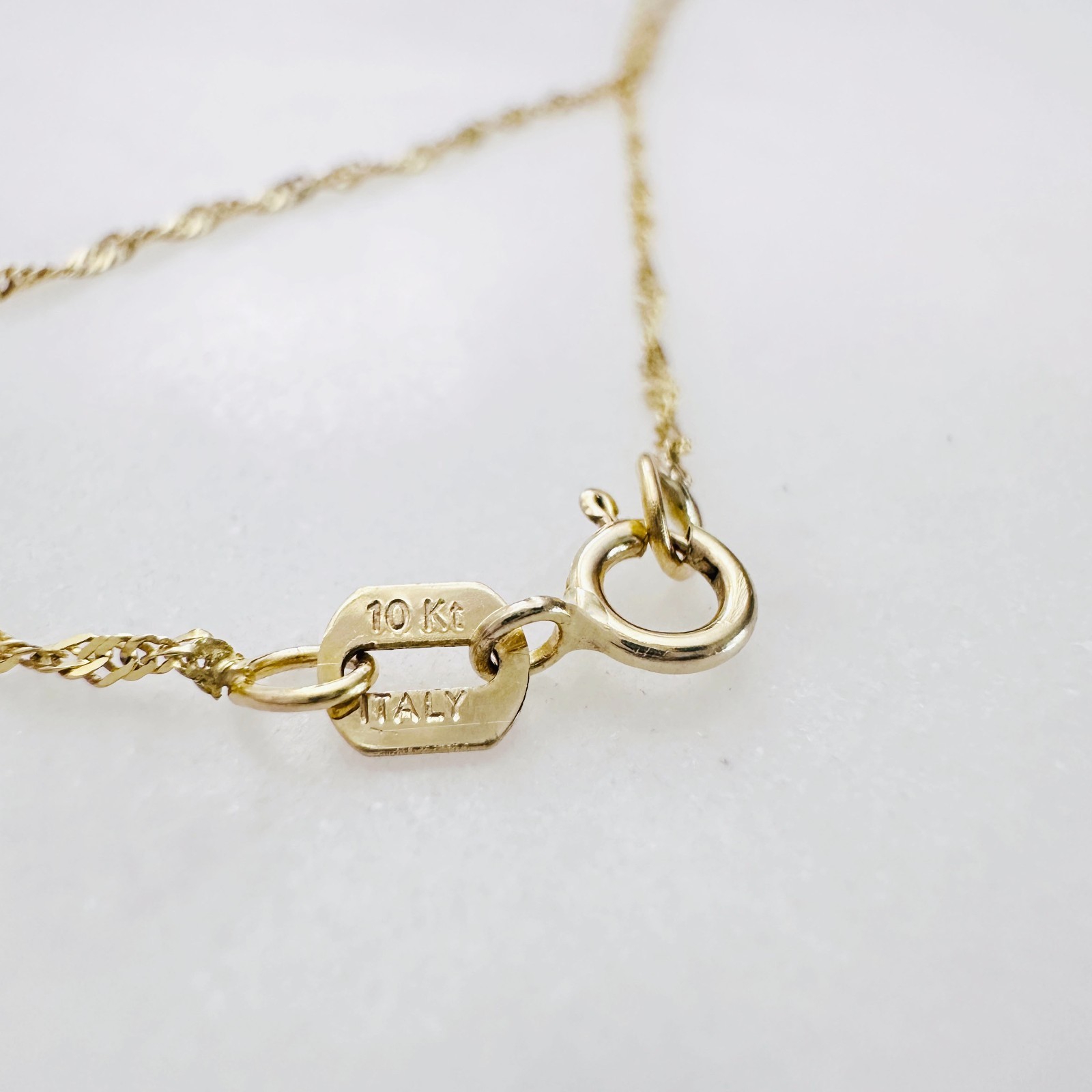 Solid 10K Yellow Gold Italian Singapore Link Chain Necklace, 1mm, 17 7/8″