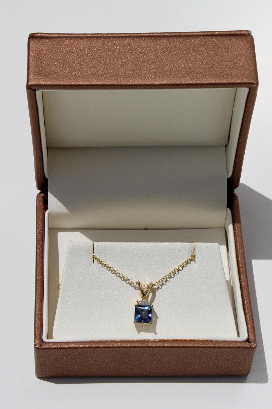 Alexandrite & Diamond Pendant, 1.37 Carats 10K Gold