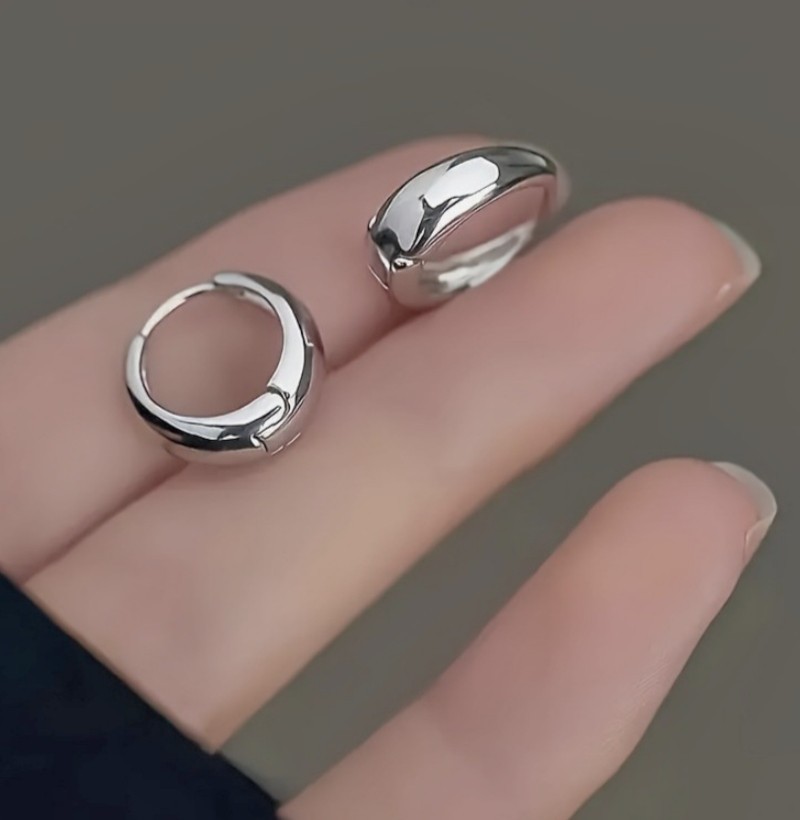 Minimalist Silver Plated Small Hoop Earrings Everyday Huggie Piercing Earrings